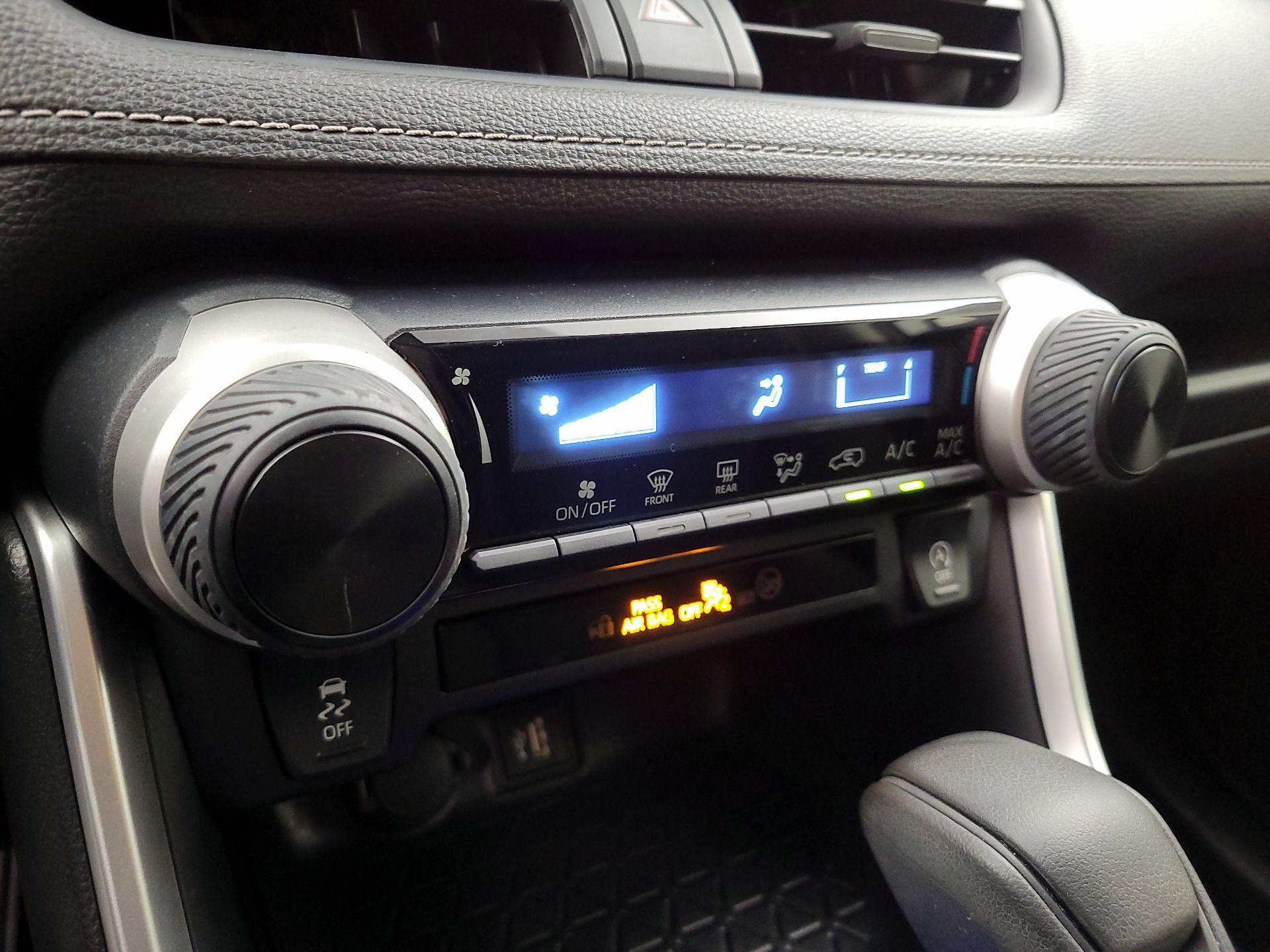 Thumbnail: 2025 Toyota RAV4 - 16