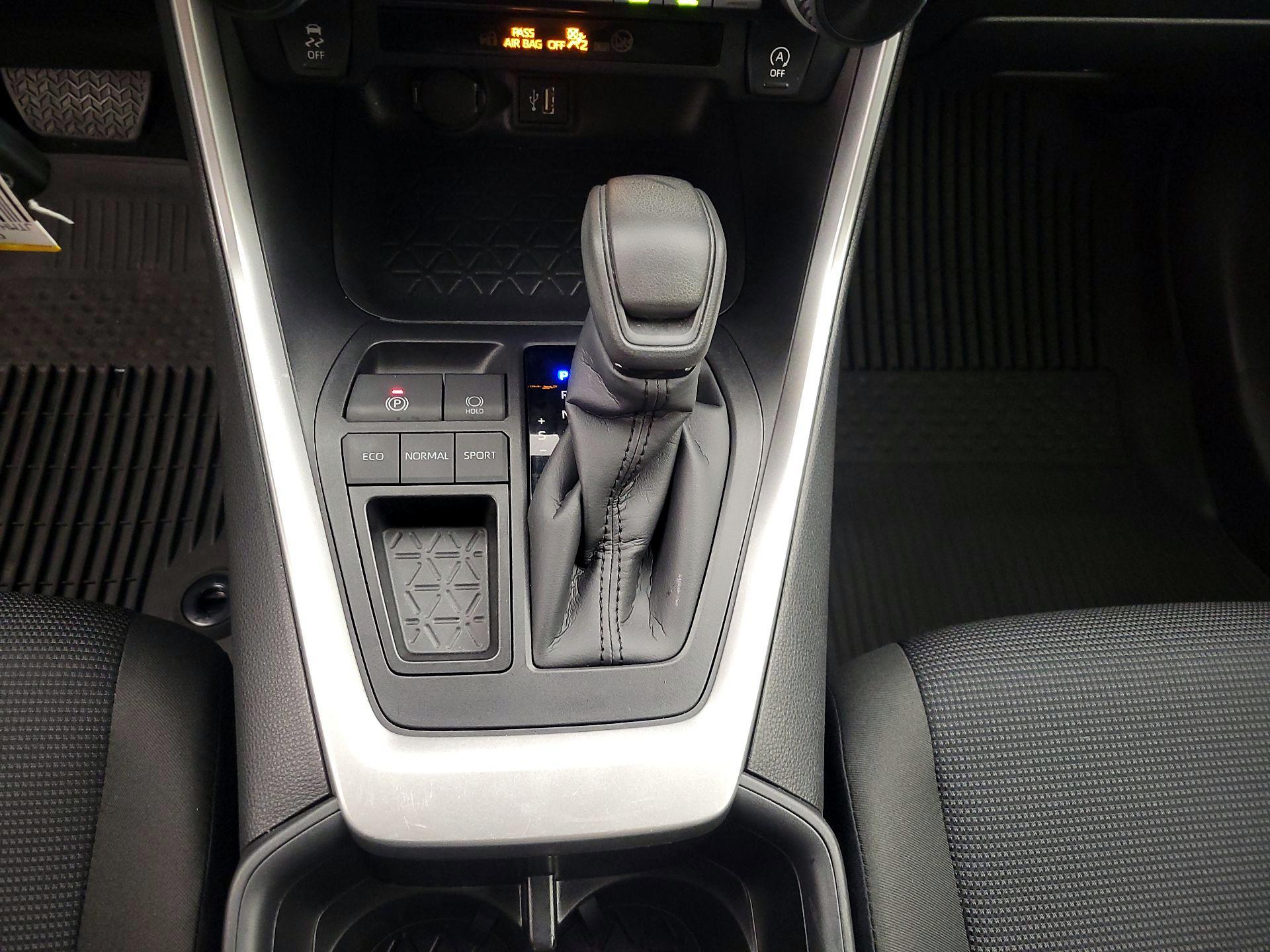 Thumbnail: 2025 Toyota RAV4 - 17