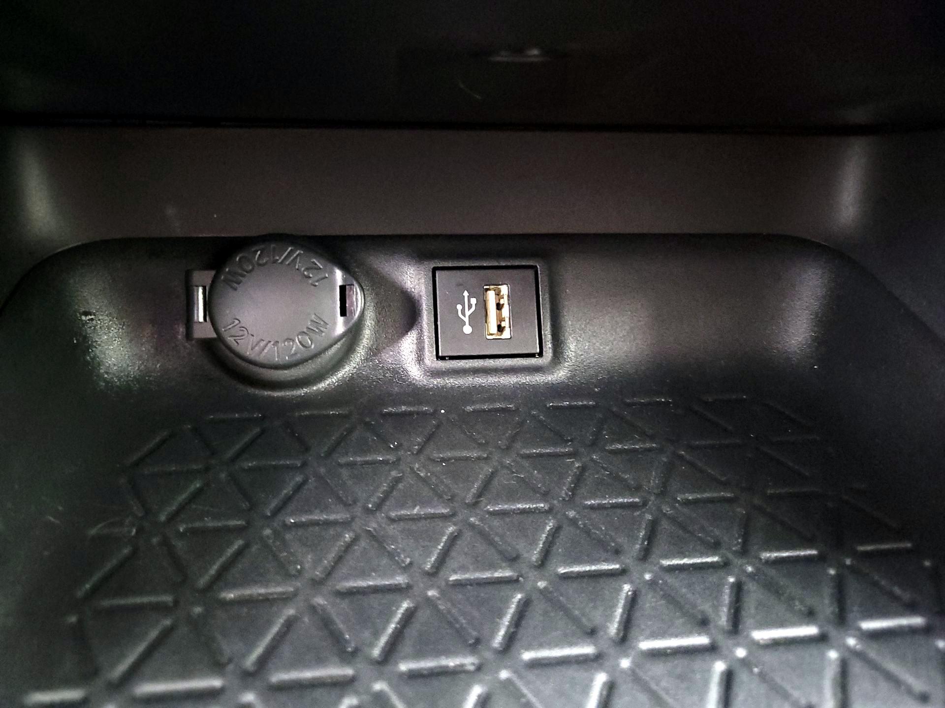 Thumbnail: 2025 Toyota RAV4 - 18