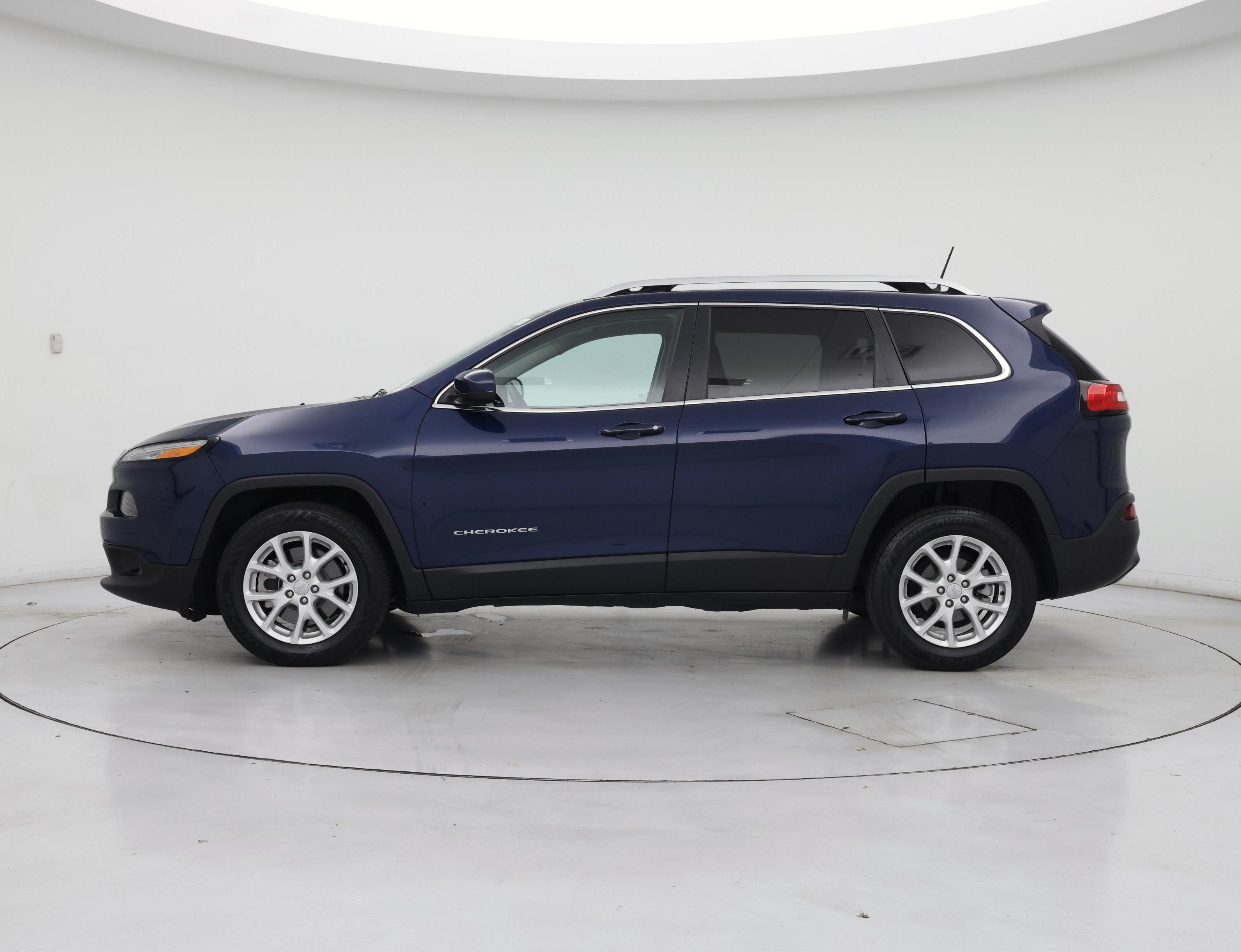 Thumbnail: 2018 Jeep Cherokee - 3