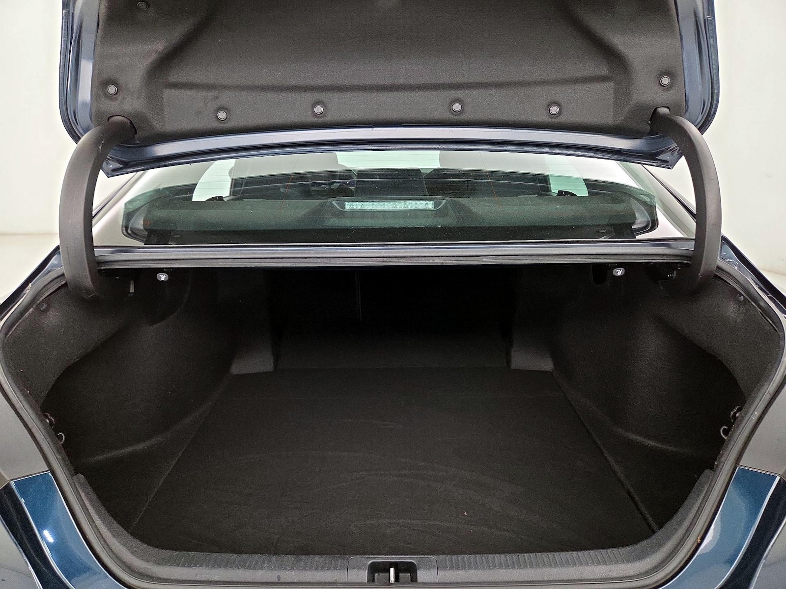 2020 Toyota Camry LE - Photo 21