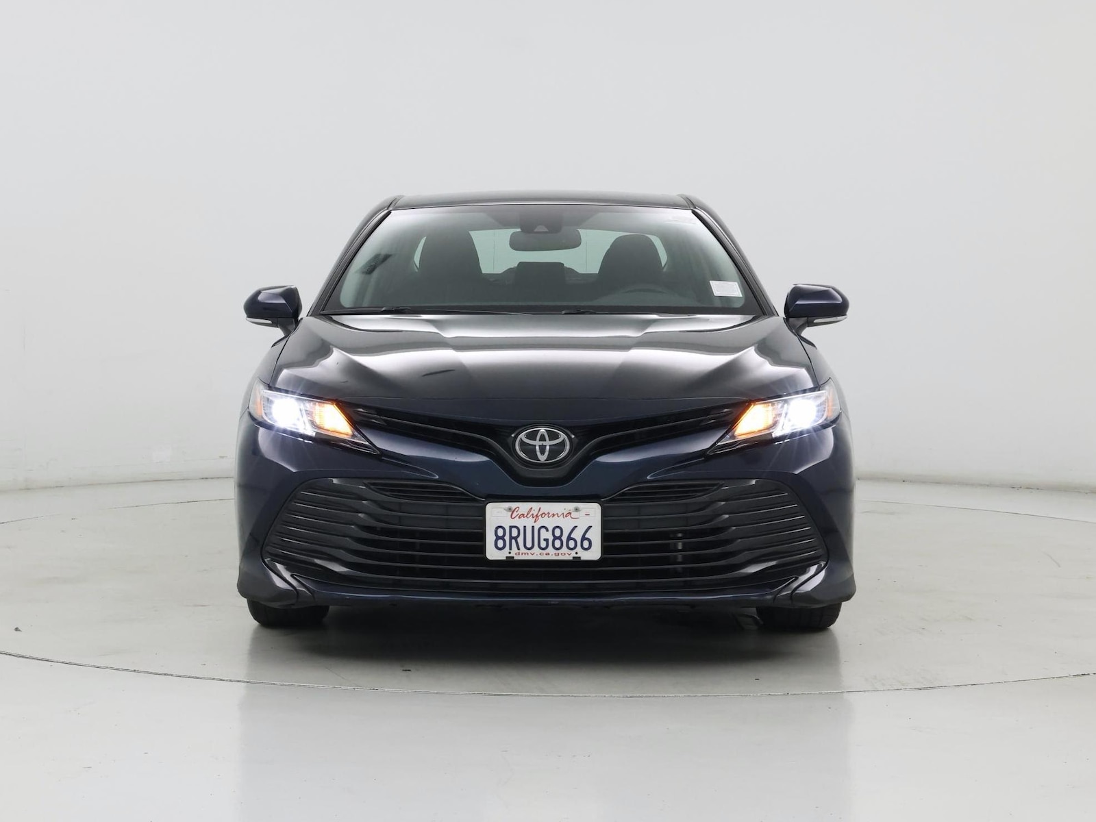 2020 Toyota Camry LE - Photo 6