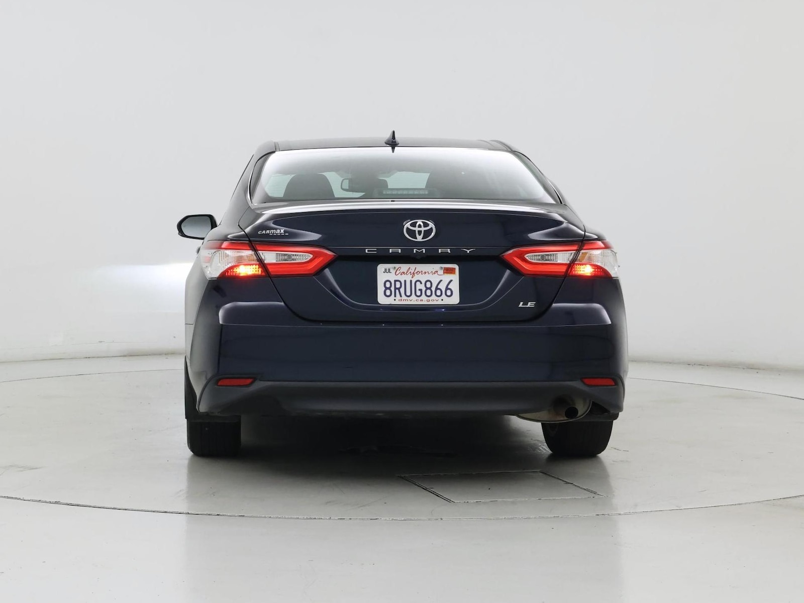 2020 Toyota Camry LE - Photo 7