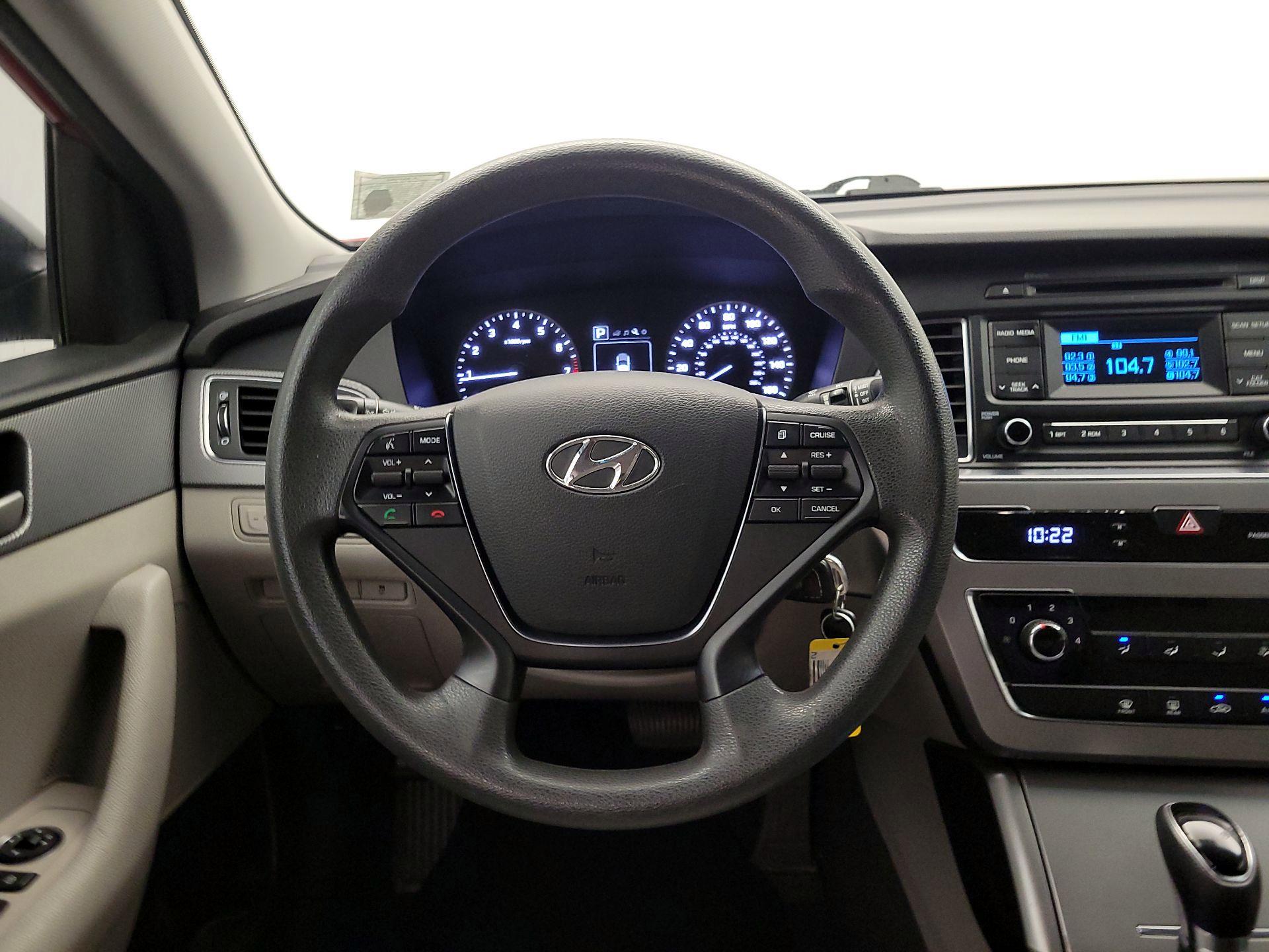 Thumbnail: 2017 Hyundai Sonata - 10