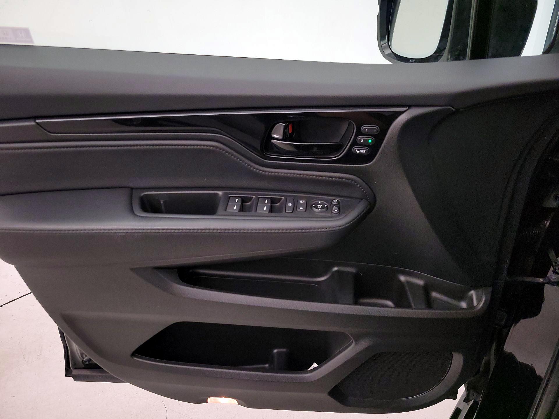 Thumbnail: 2022 Honda Odyssey - 12