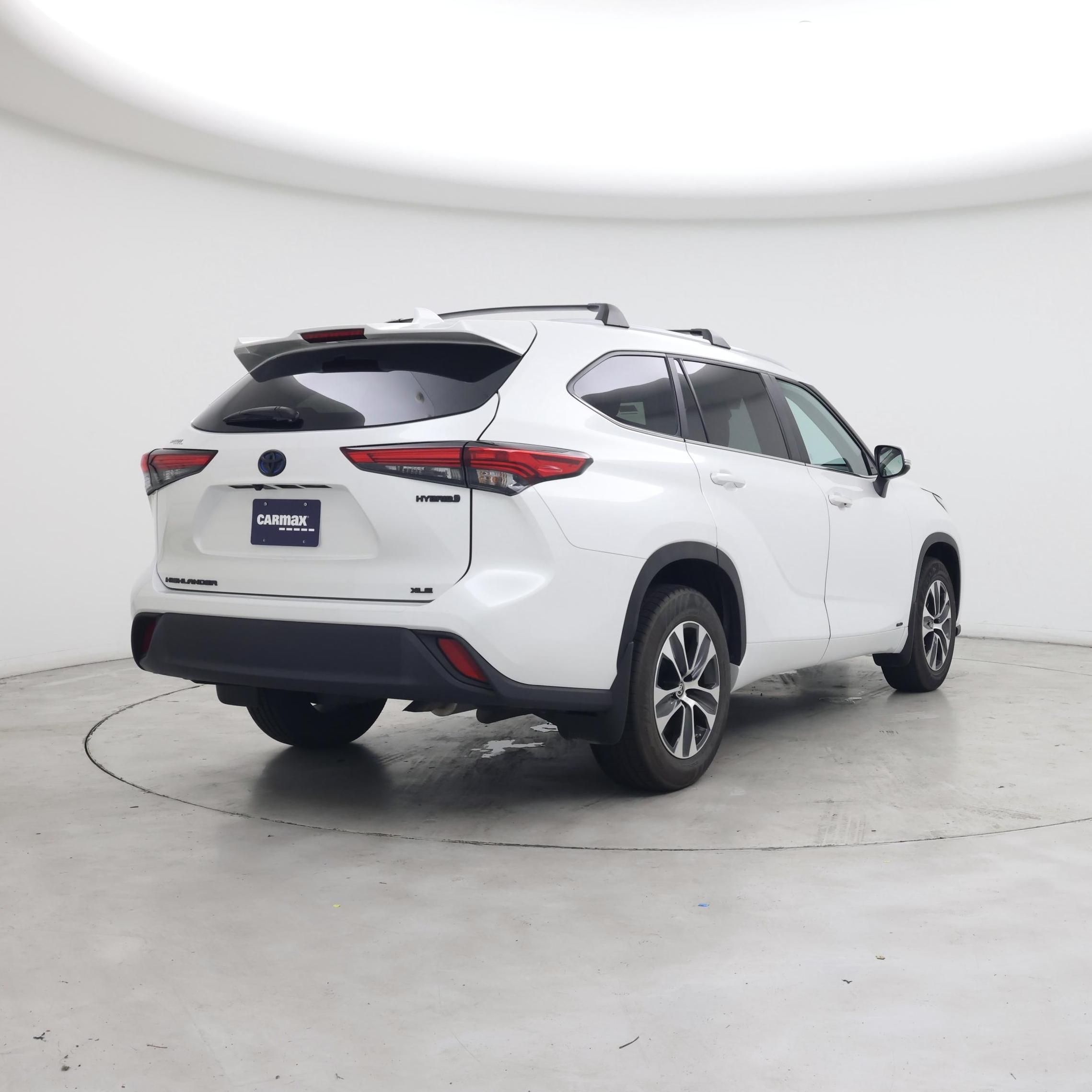 Thumbnail: 2023 Toyota Highlander - 8