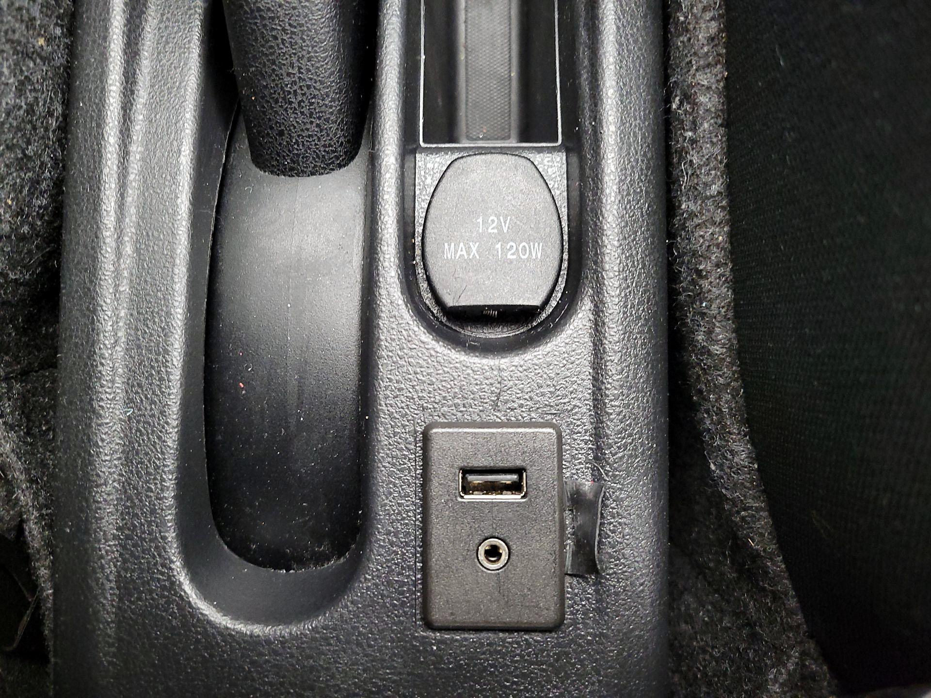 Thumbnail: 2016 Nissan Versa Note - 18