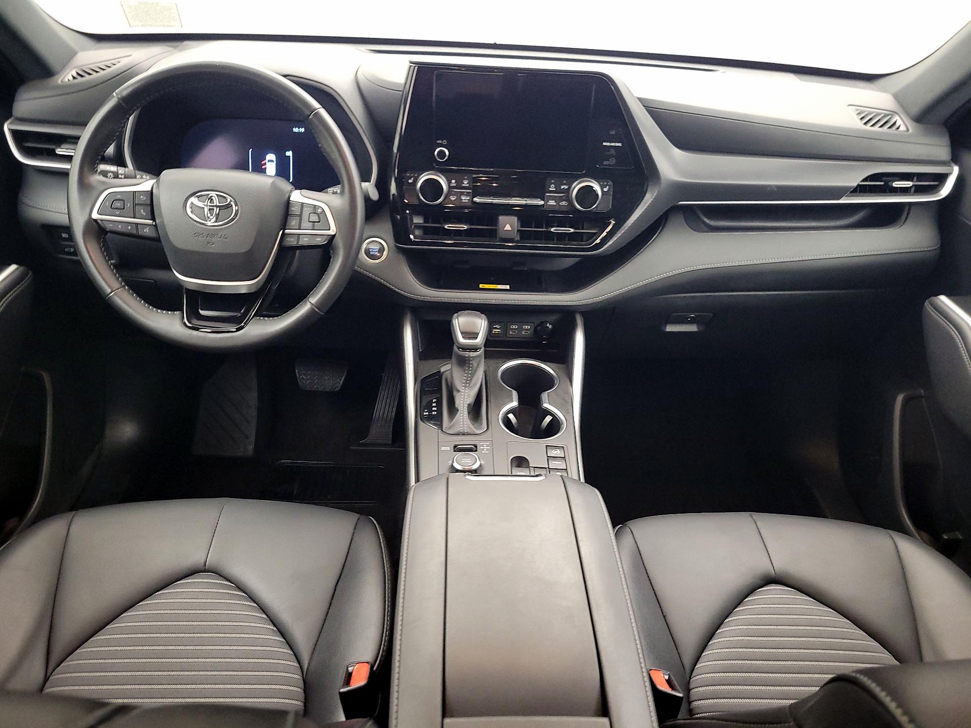 Thumbnail: 2025 Toyota Highlander - 9