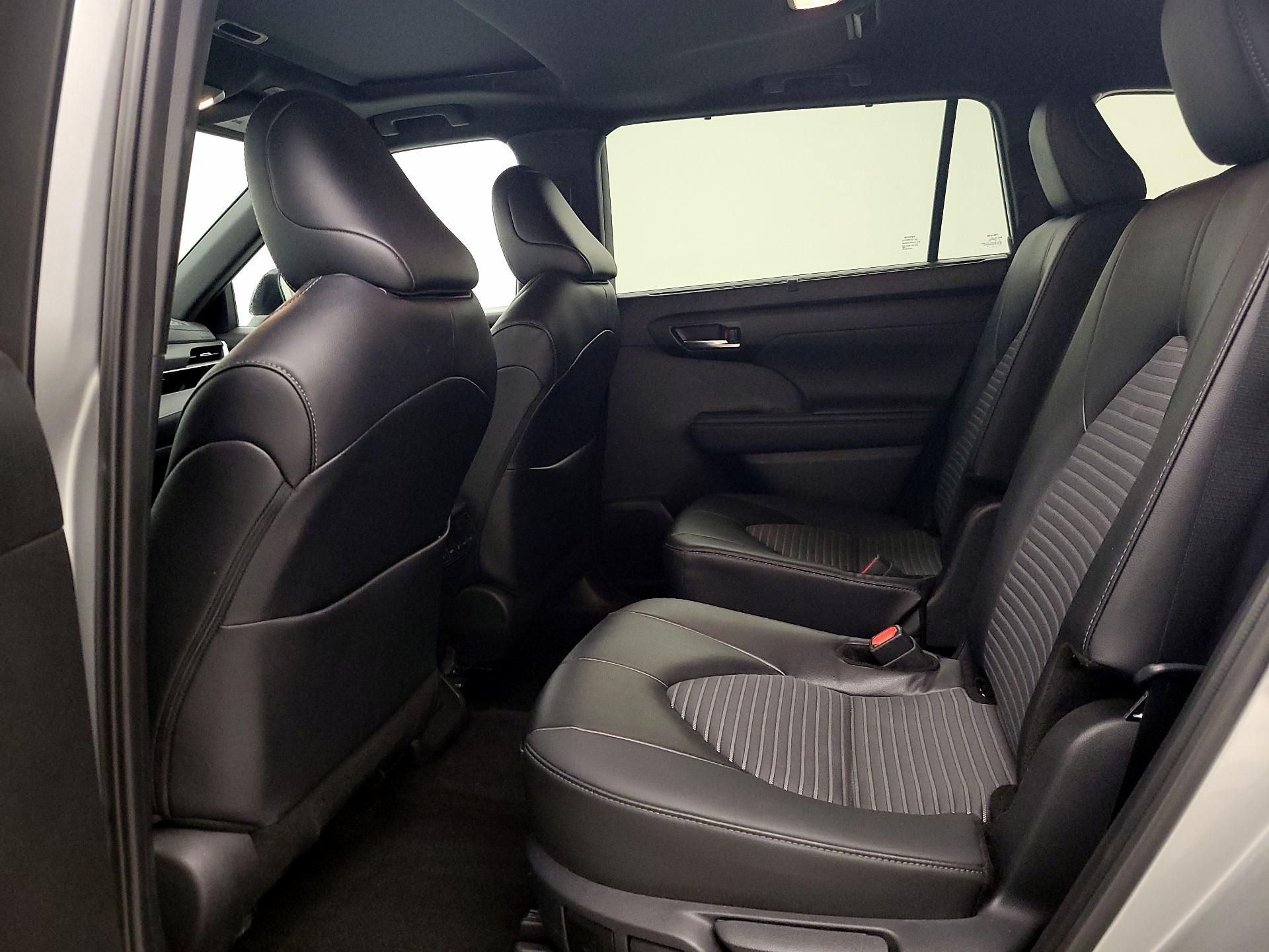 Thumbnail: 2025 Toyota Highlander - 20