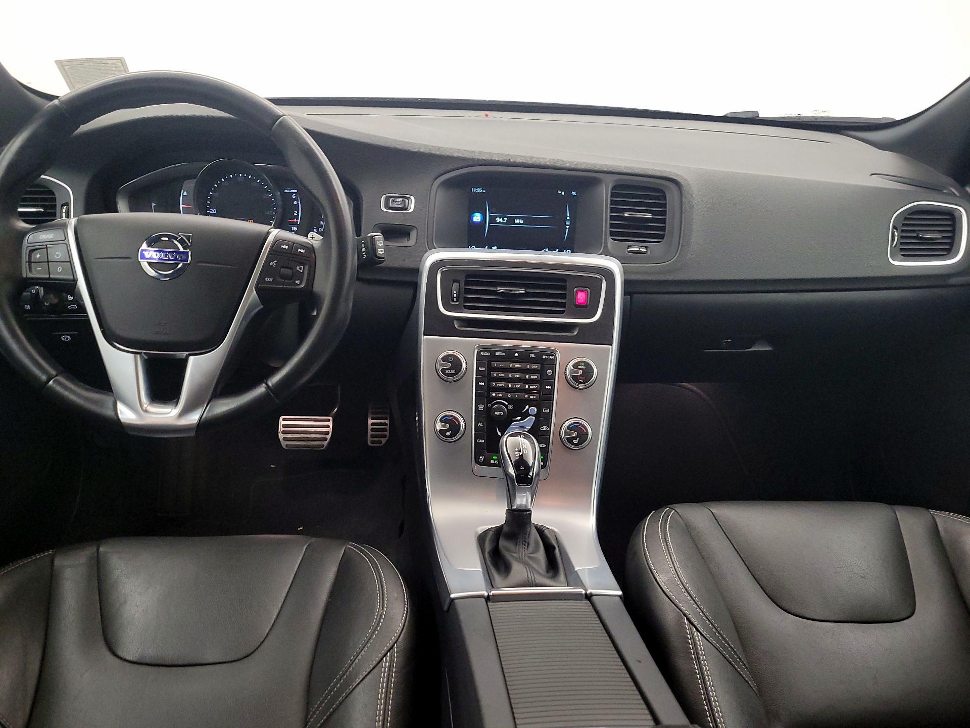 Thumbnail: 2017 Volvo V60 - 9