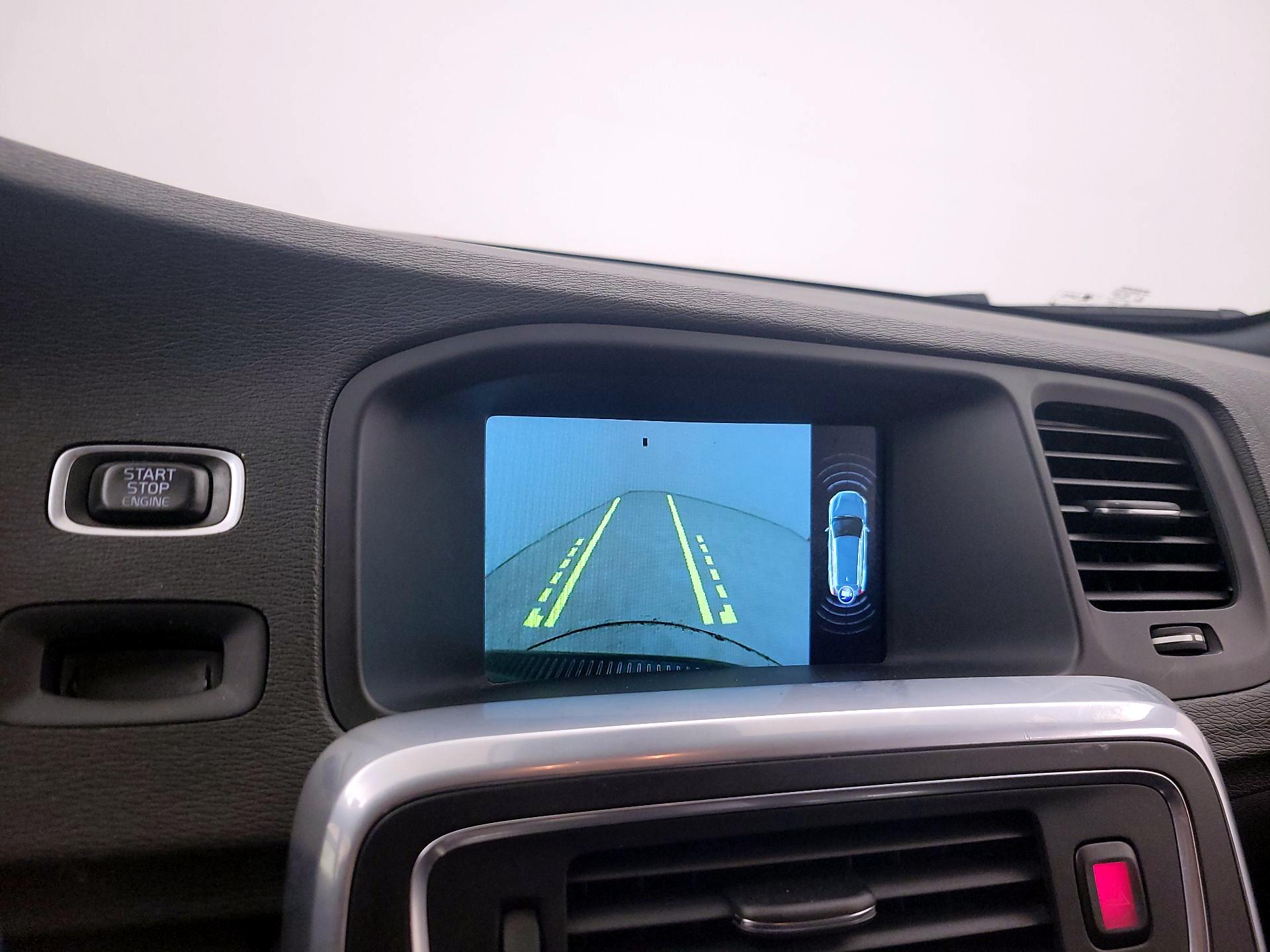 Thumbnail: 2017 Volvo V60 - 14