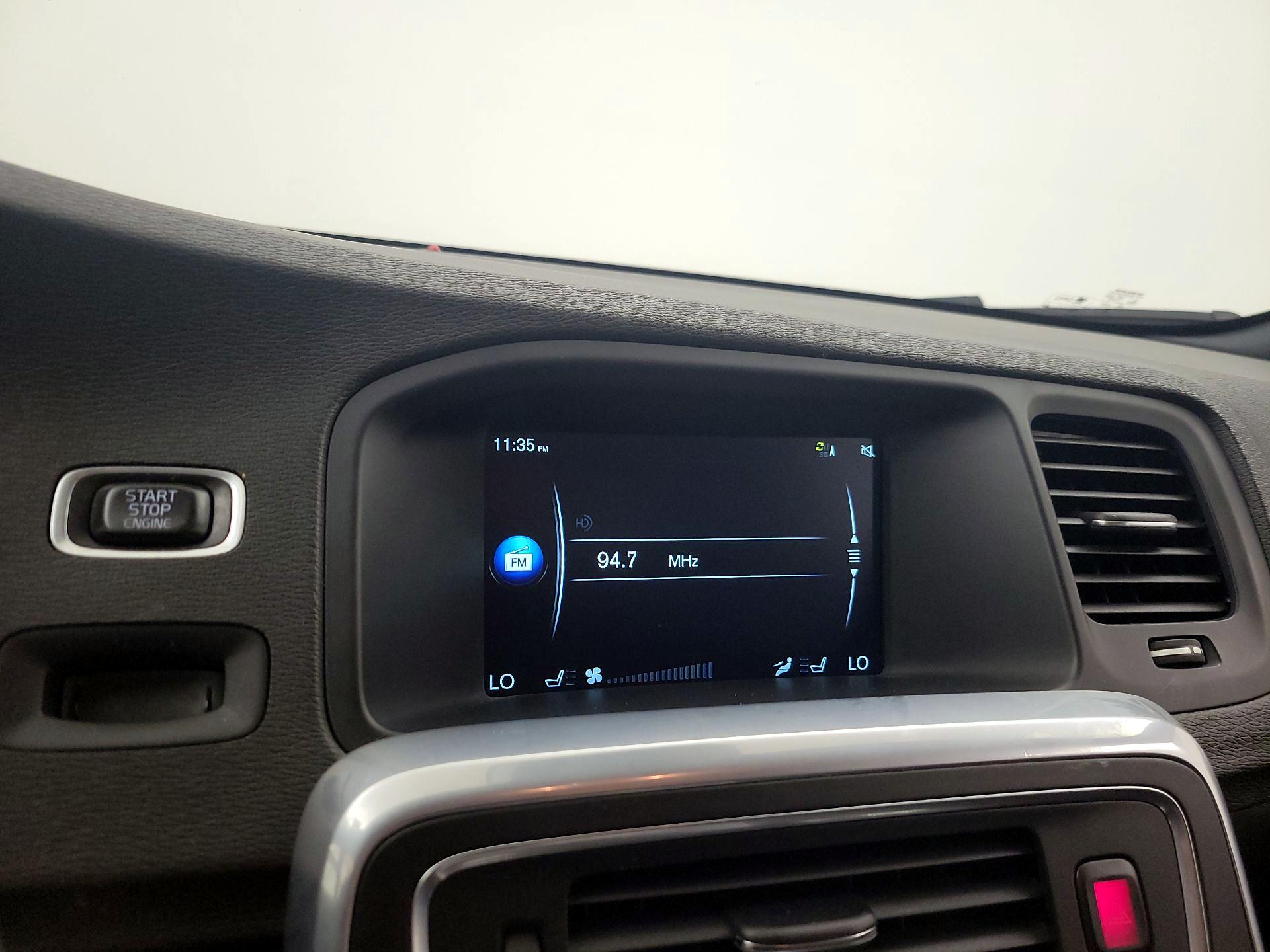 Thumbnail: 2017 Volvo V60 - 15