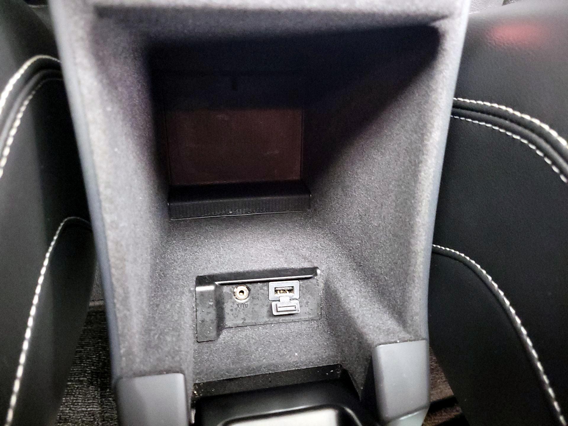 Thumbnail: 2017 Volvo V60 - 18