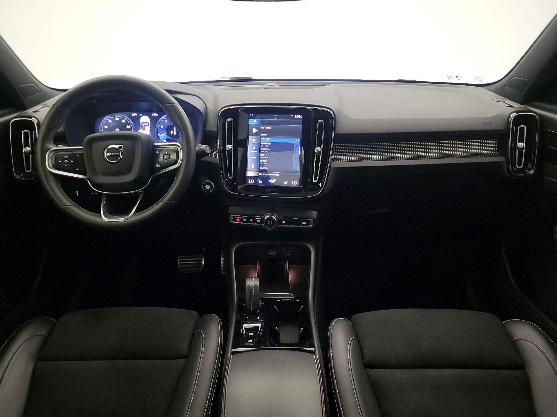 Thumbnail: 2021 Volvo XC40 - 9