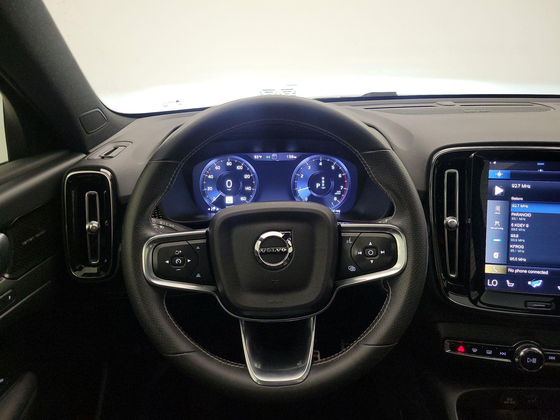 Thumbnail: 2021 Volvo XC40 - 10