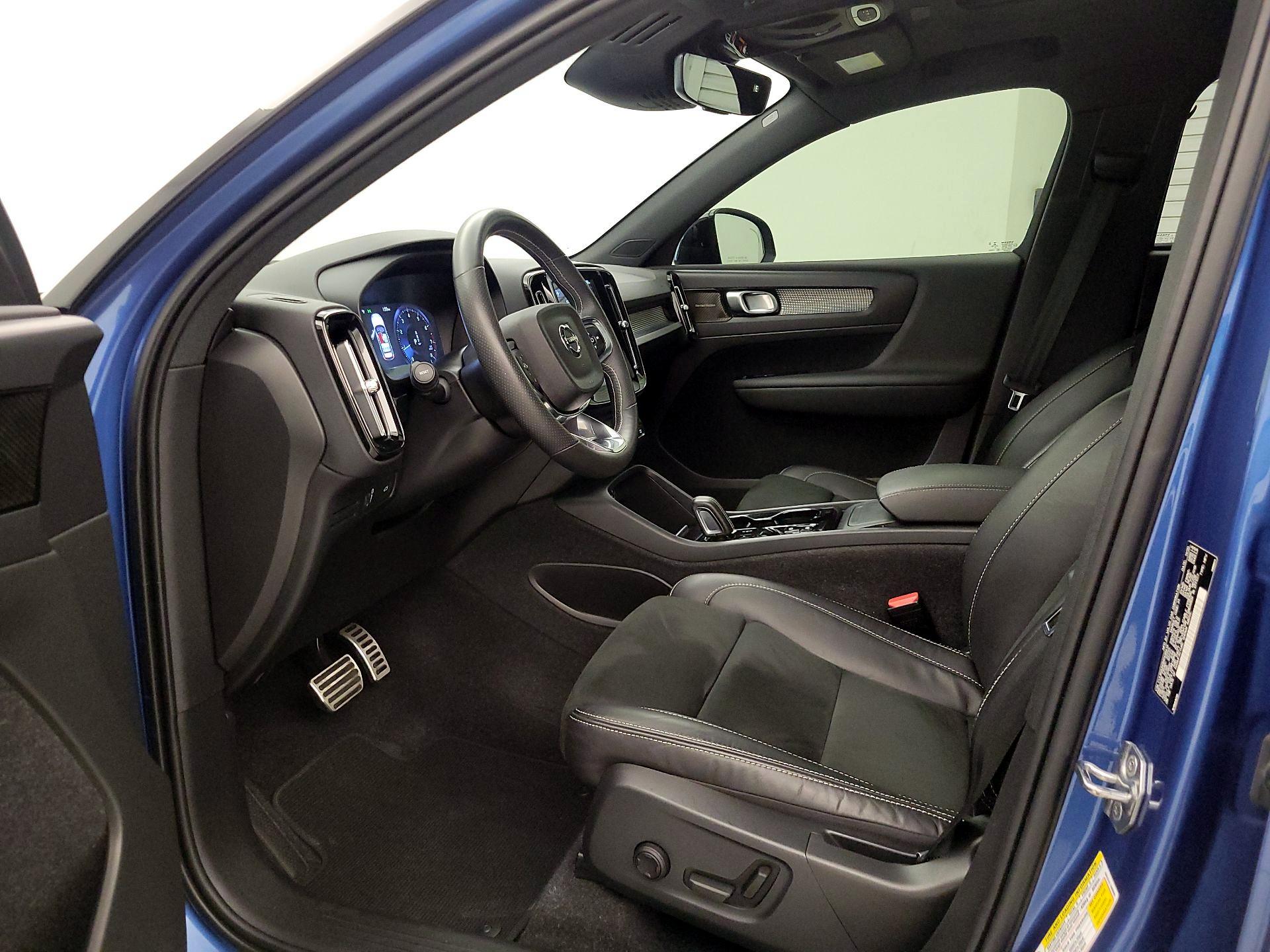 Thumbnail: 2021 Volvo XC40 - 11