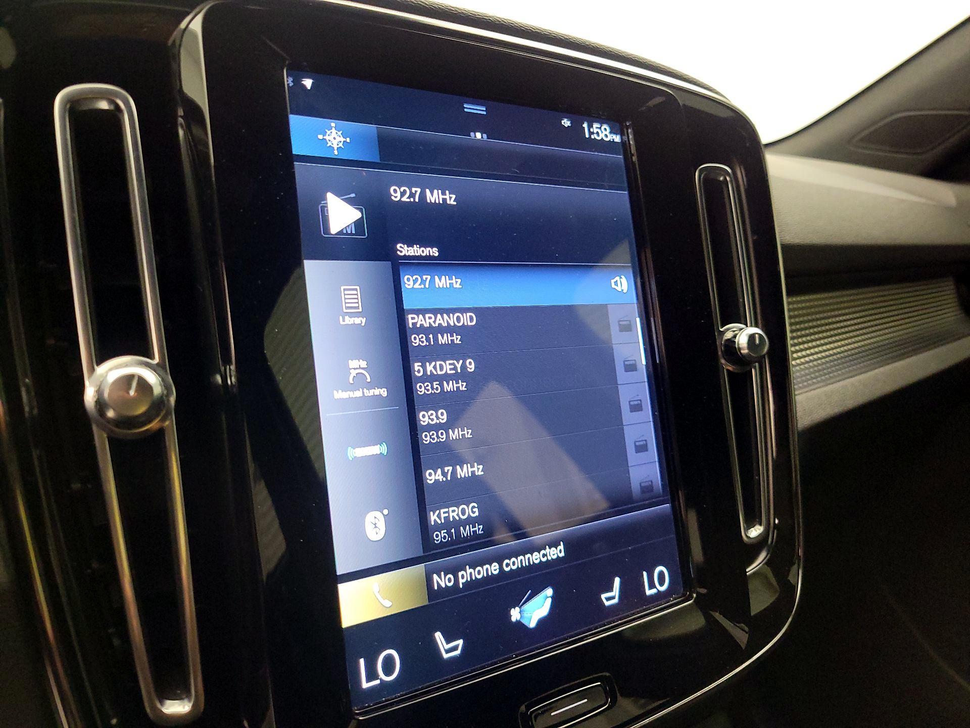 Thumbnail: 2021 Volvo XC40 - 14