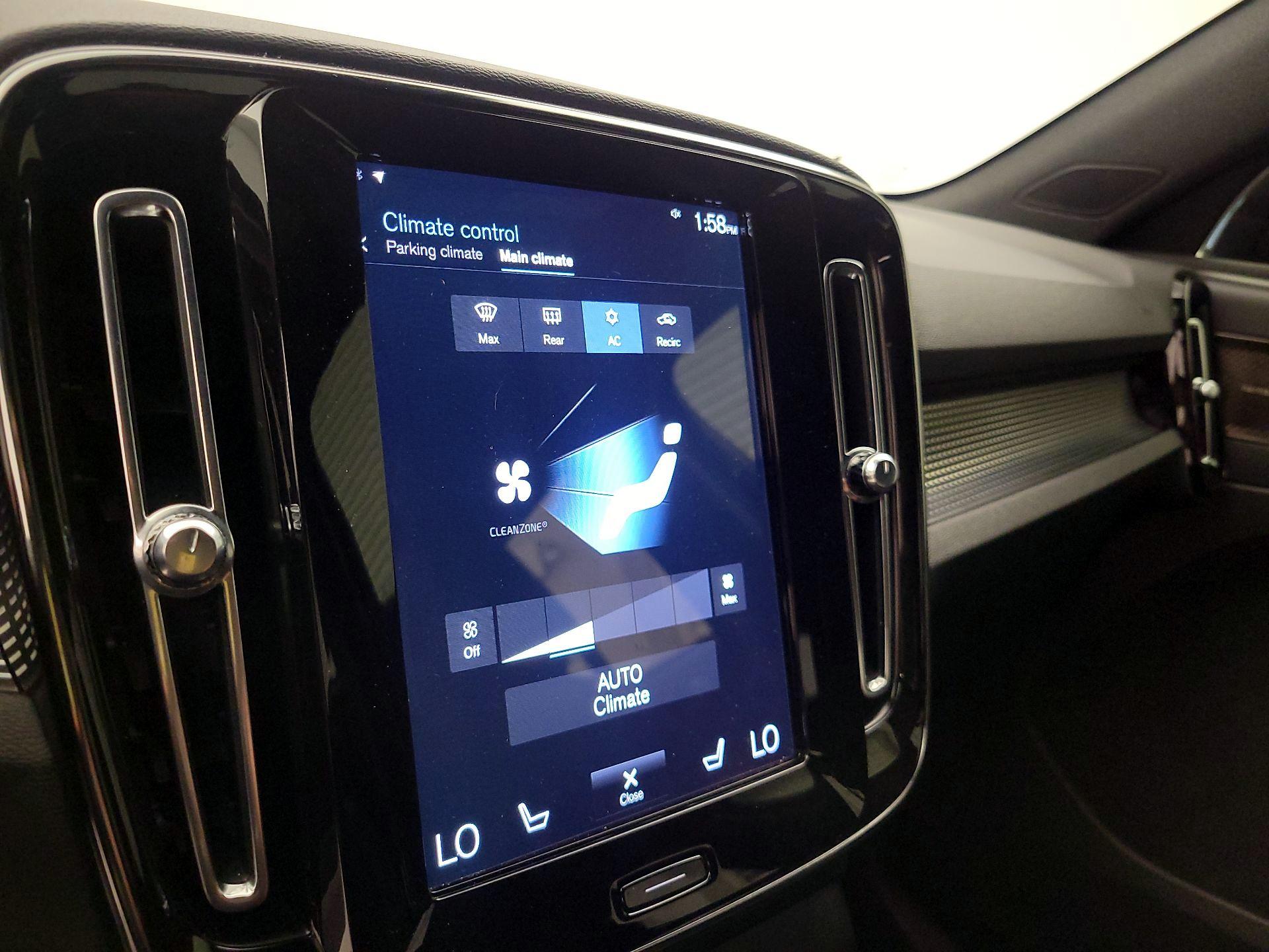 Thumbnail: 2021 Volvo XC40 - 15