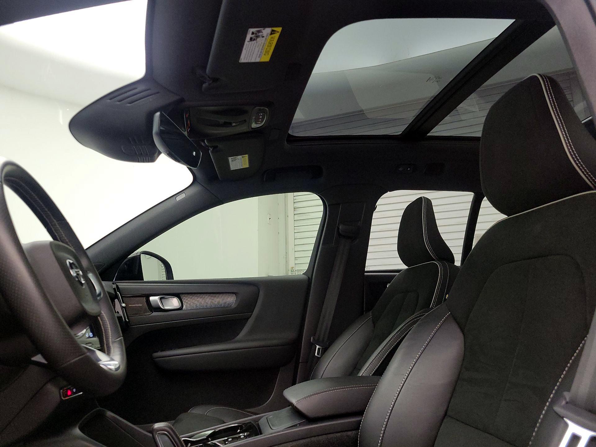 Thumbnail: 2021 Volvo XC40 - 18