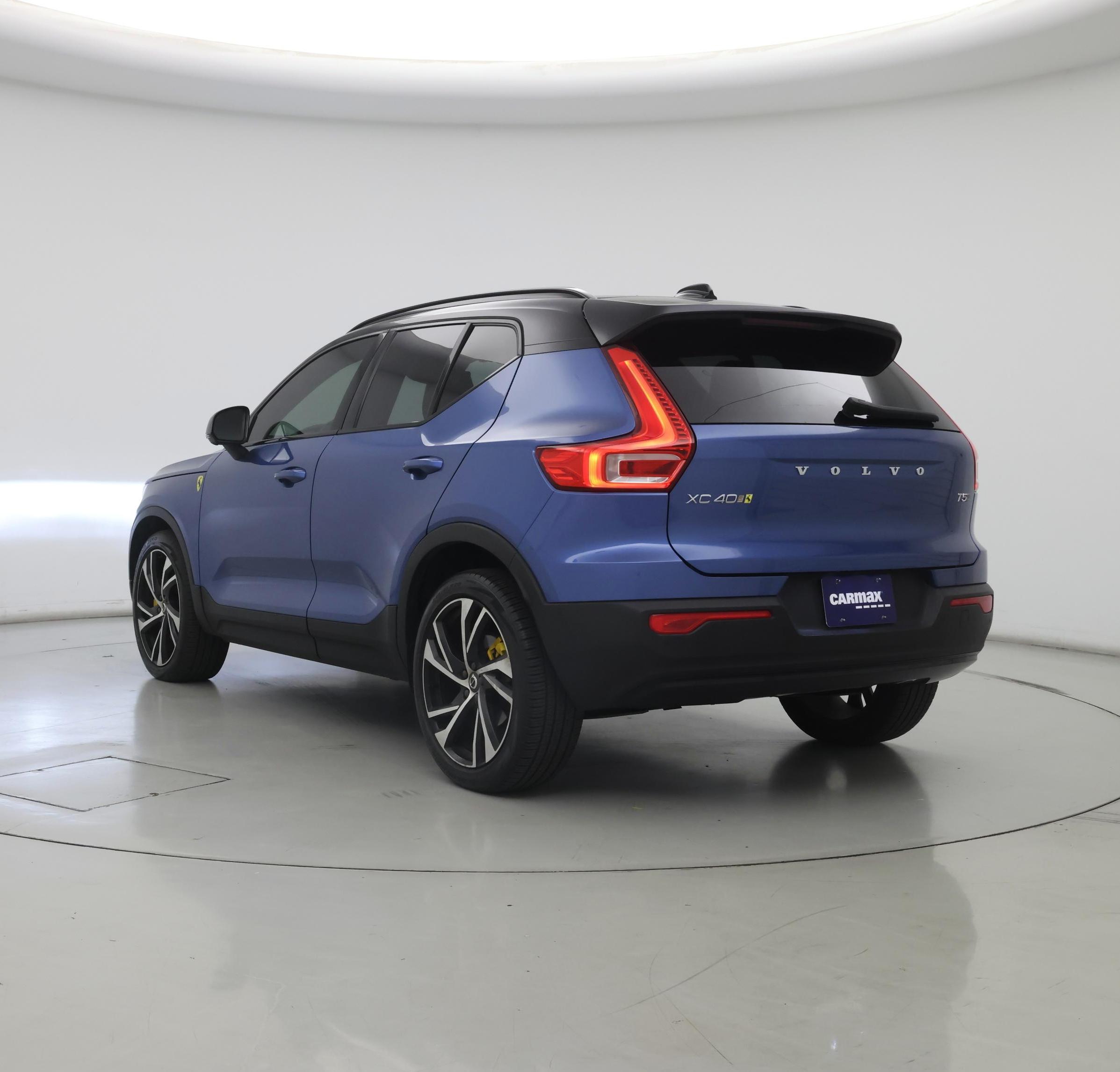 Thumbnail: 2021 Volvo XC40 - 2