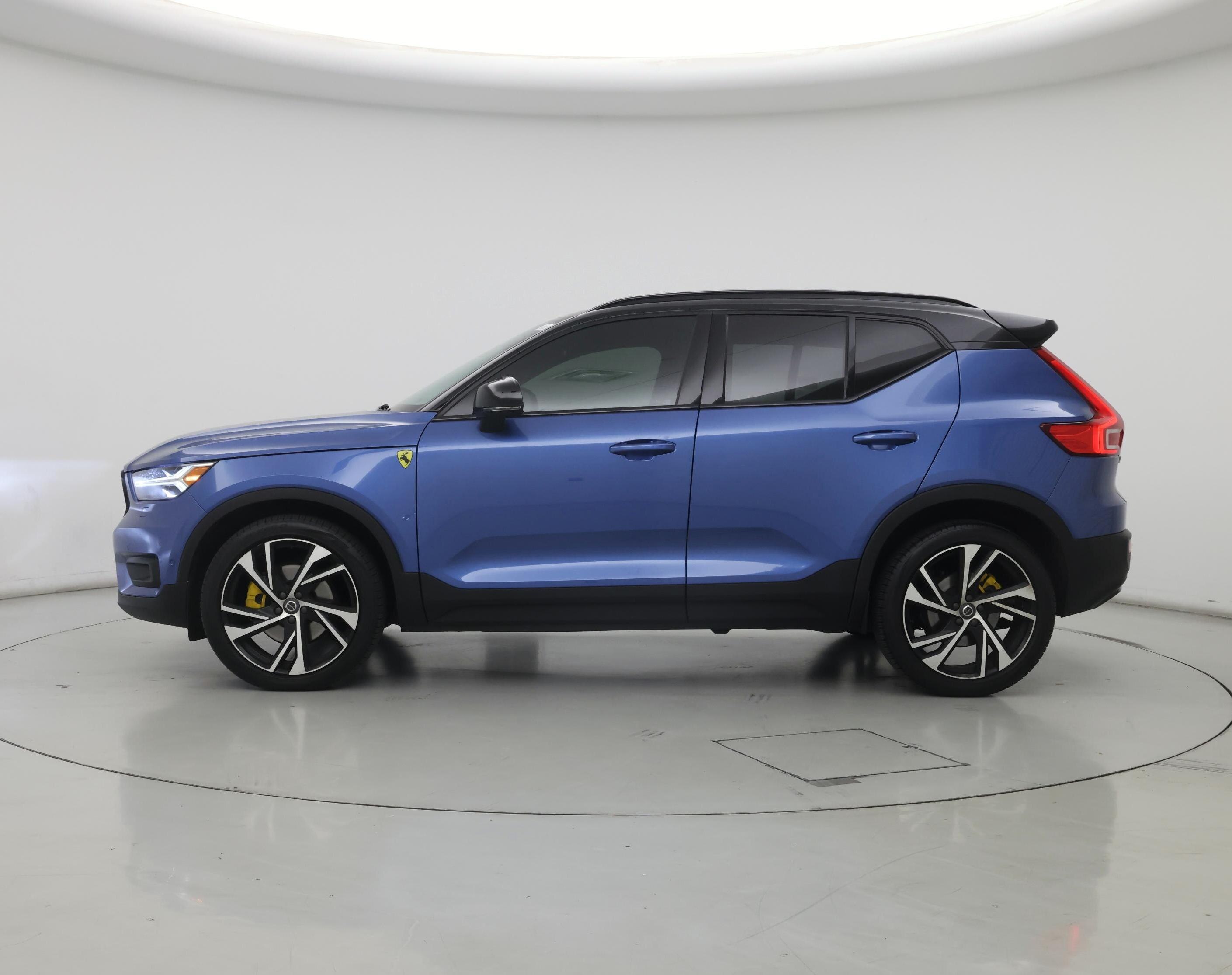 Thumbnail: 2021 Volvo XC40 - 3