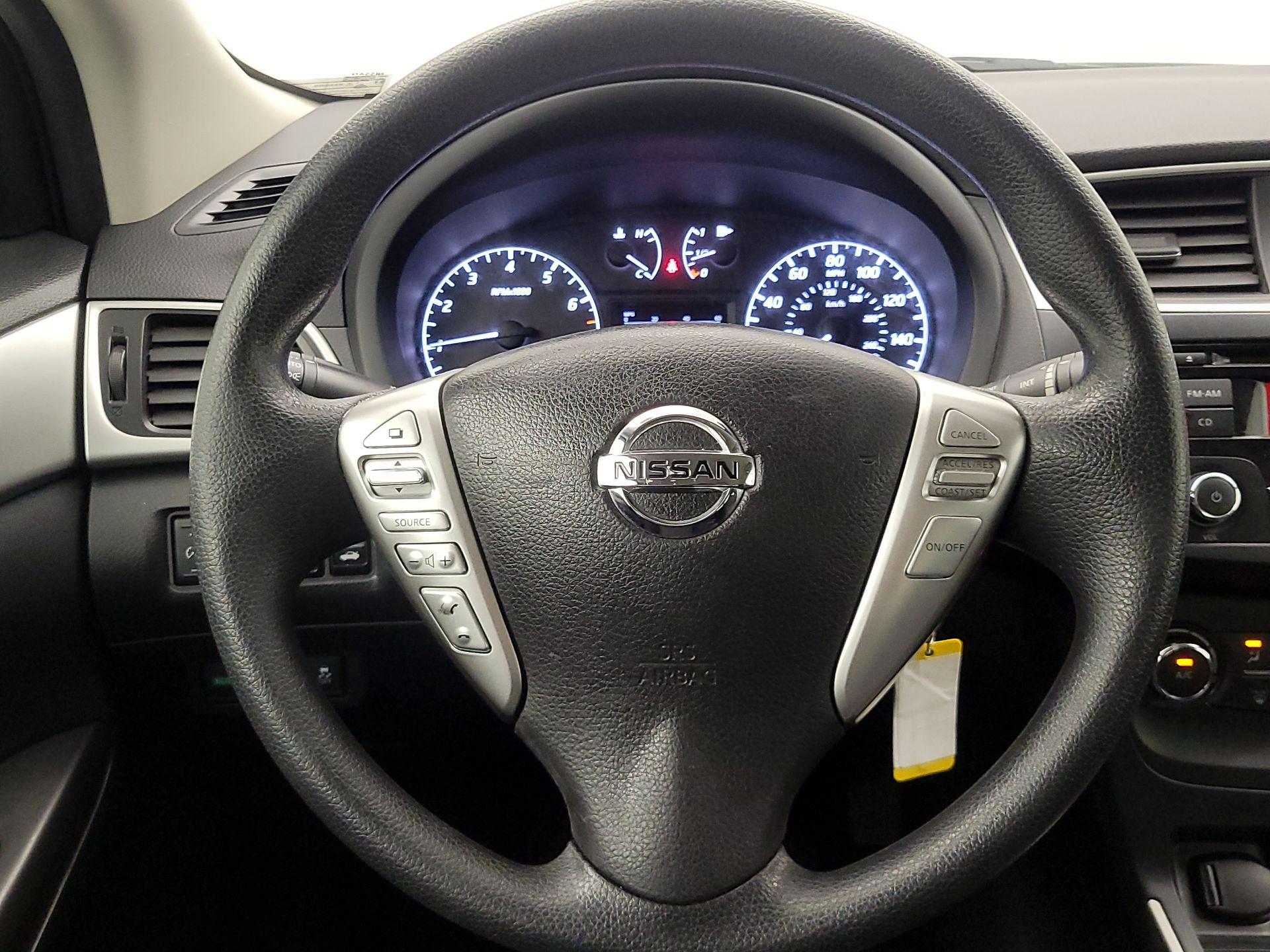 Thumbnail: 2017 Nissan Sentra - 10