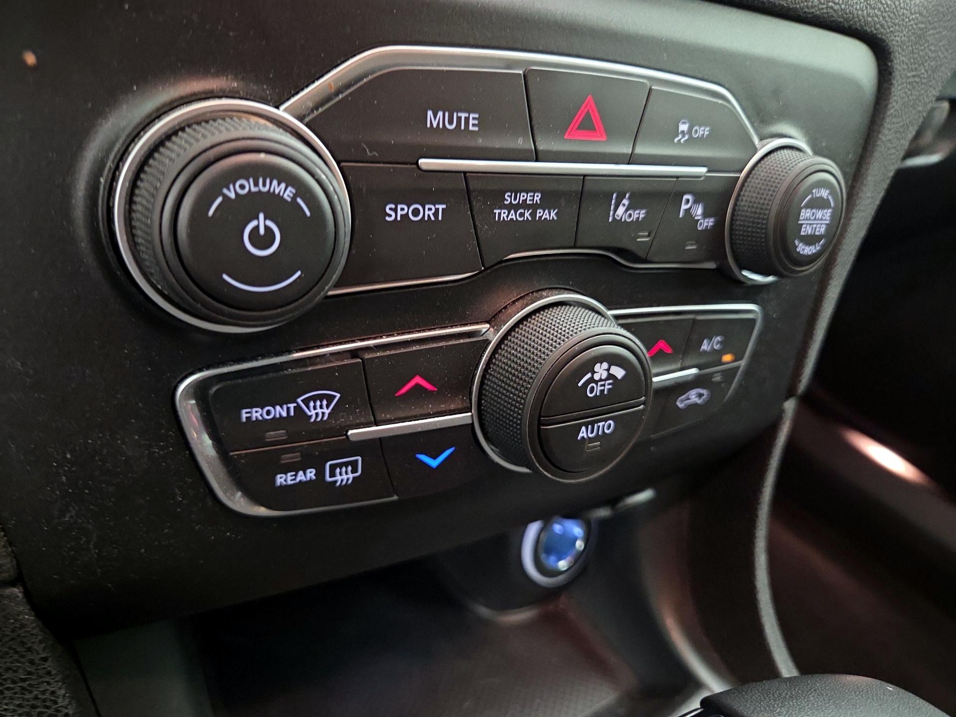 Thumbnail: 2023 Dodge Charger - 17