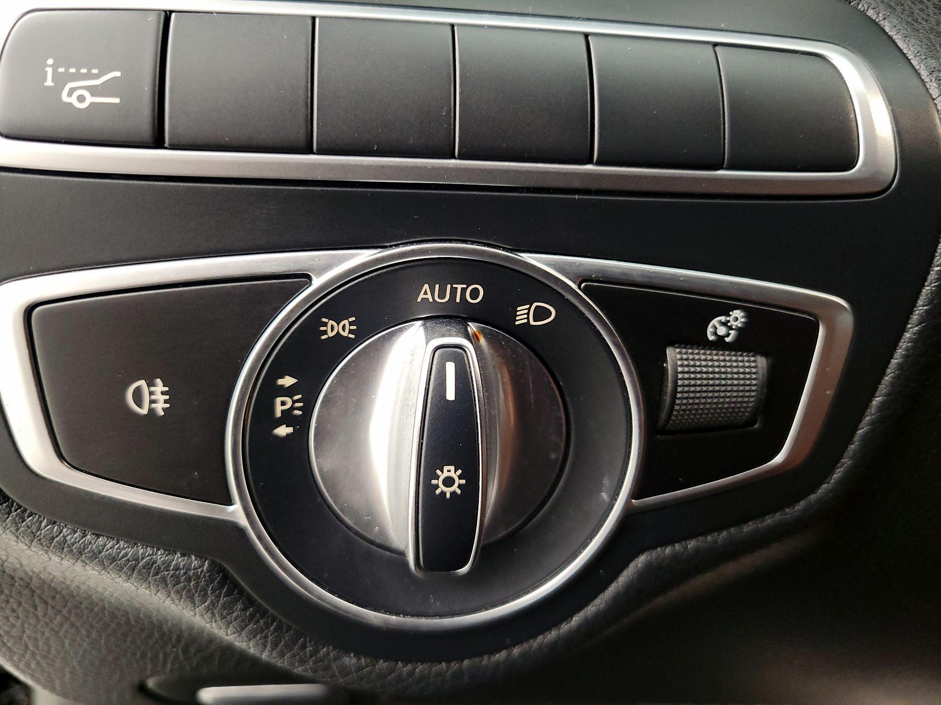 Thumbnail: 2019 Mercedes-Benz C-Class - 13