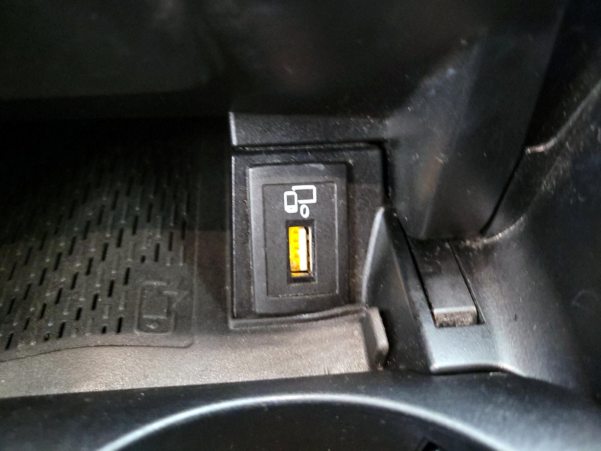 Thumbnail: 2019 Mercedes-Benz C-Class - 18