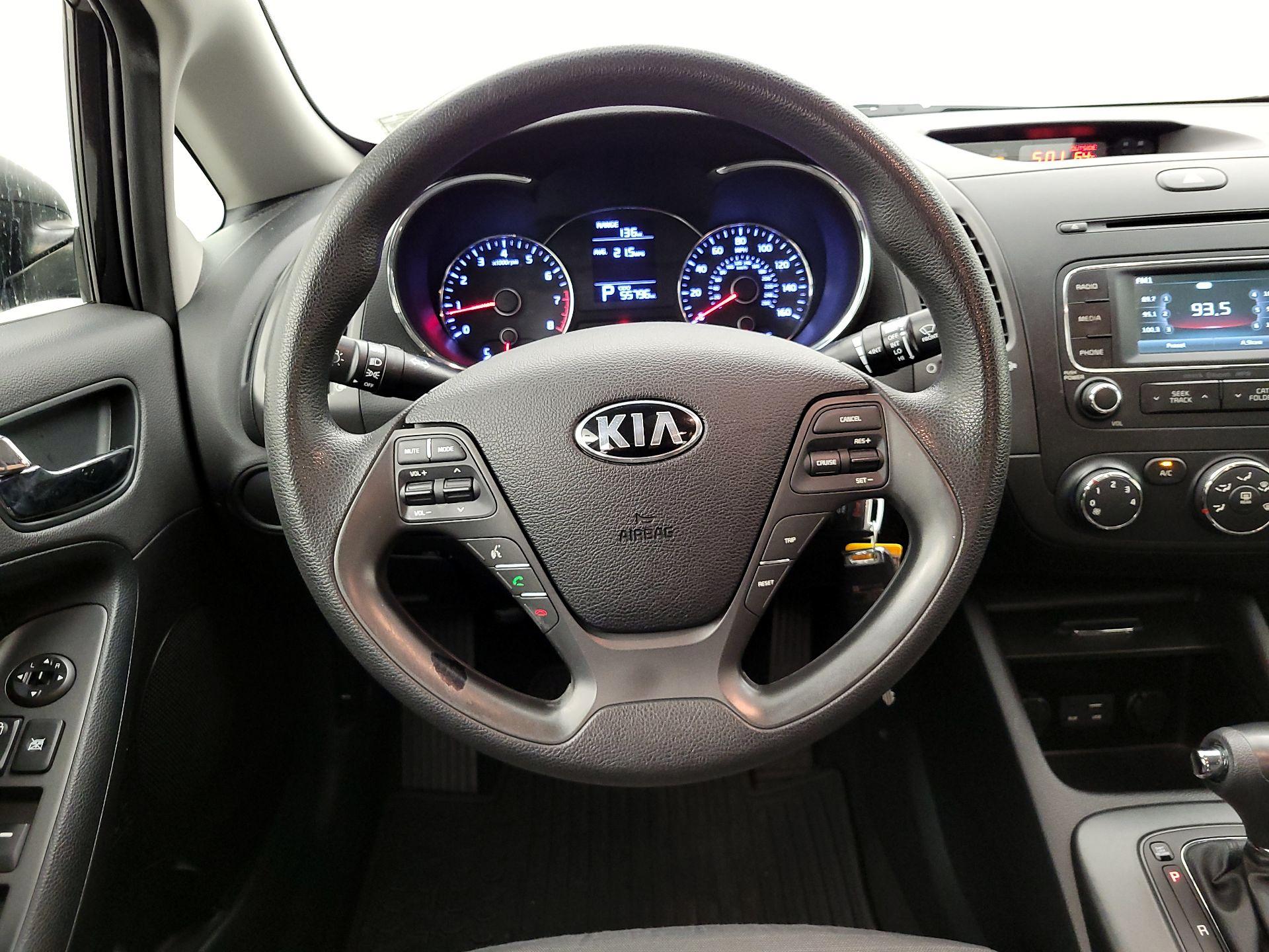 Thumbnail: 2016 Kia Forte - 10