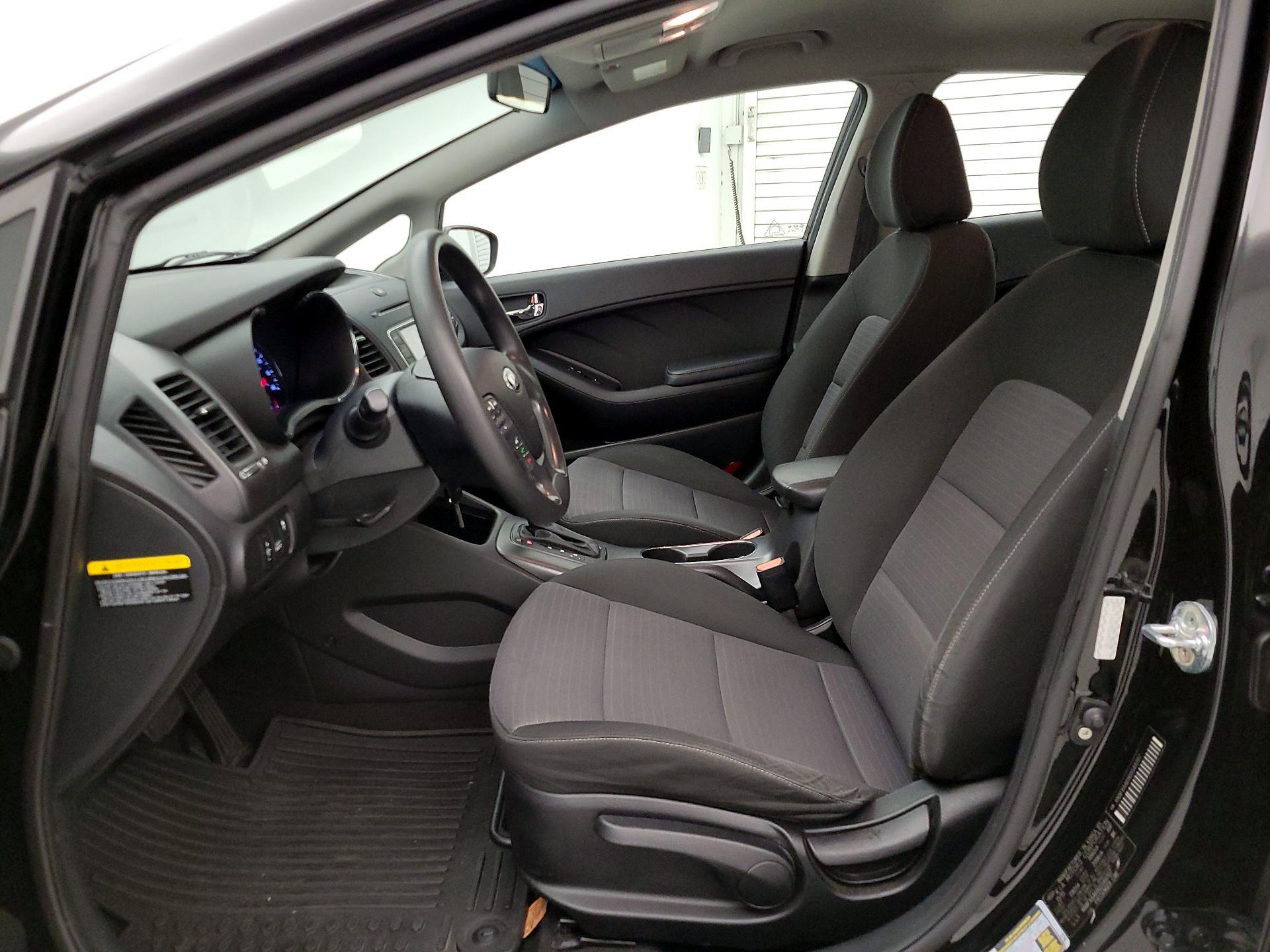 Thumbnail: 2016 Kia Forte - 11