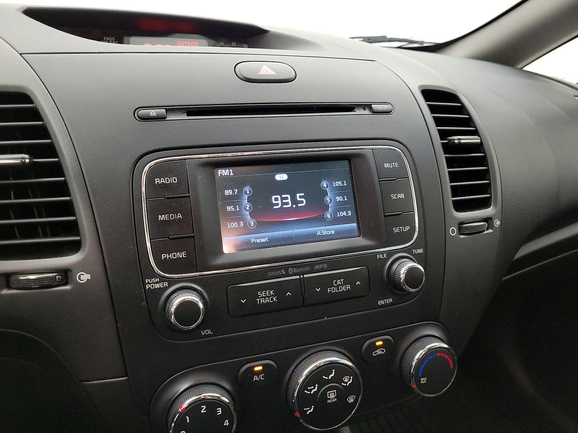 Thumbnail: 2016 Kia Forte - 15