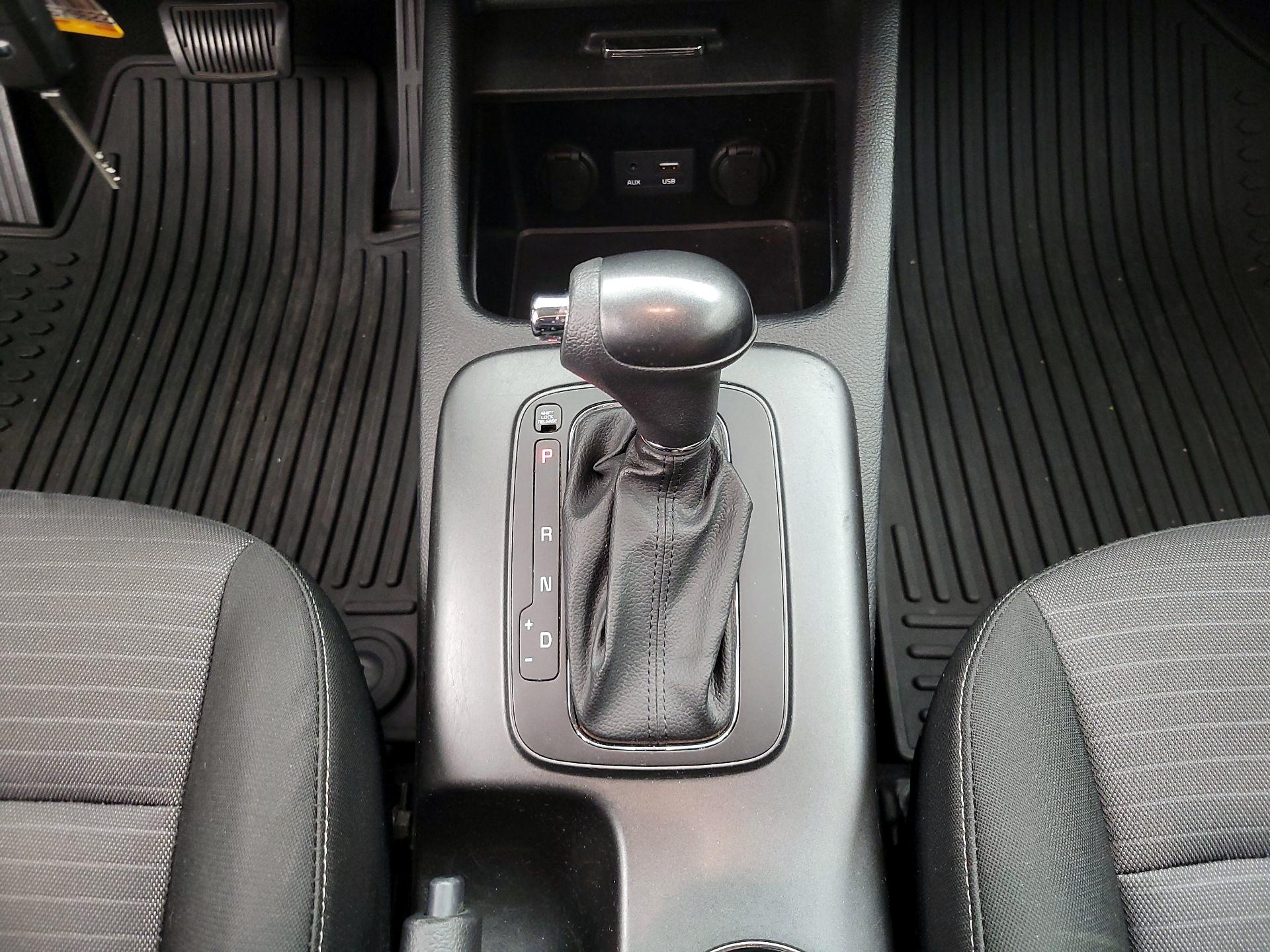 Thumbnail: 2016 Kia Forte - 17