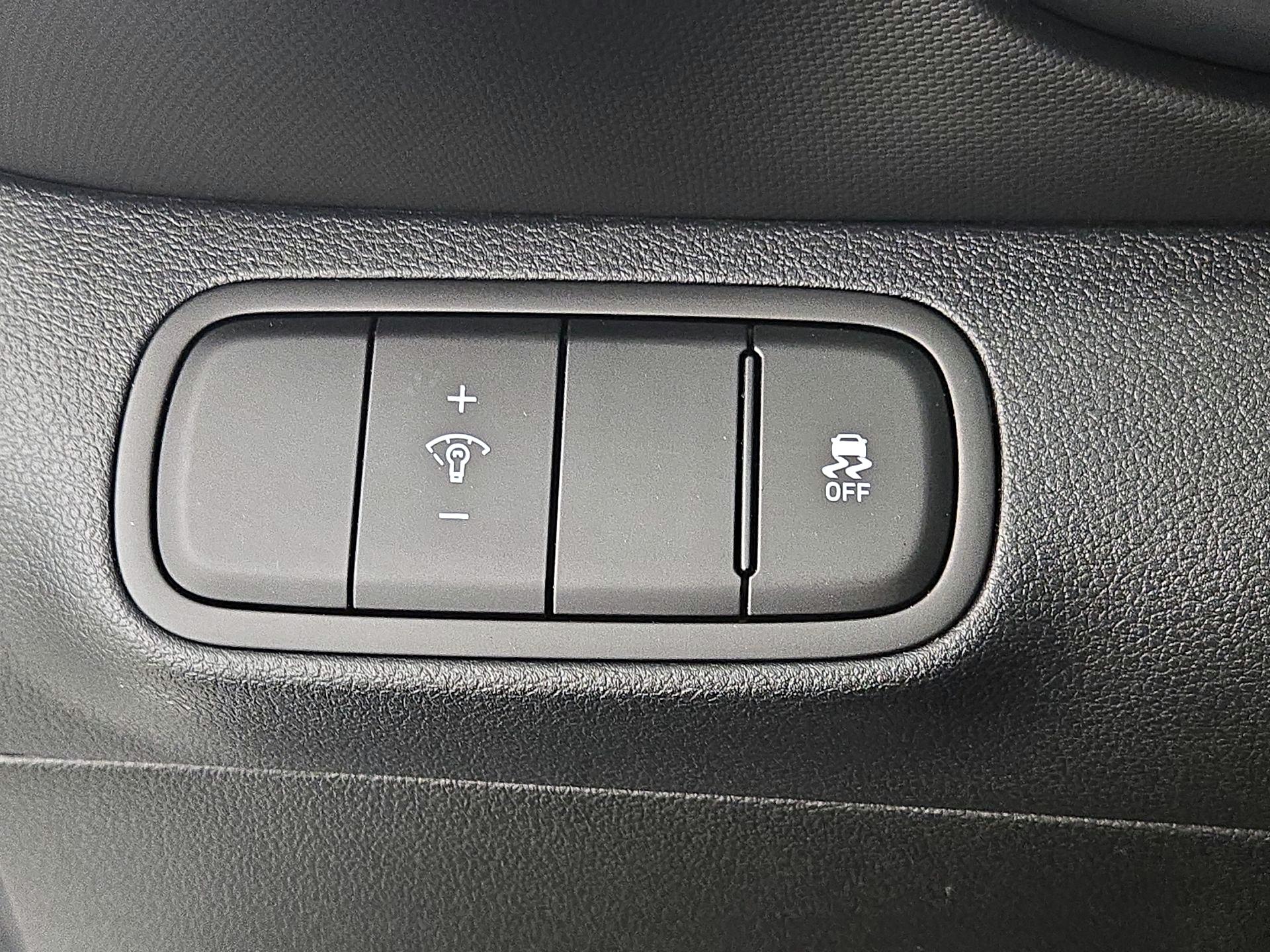 Thumbnail: 2025 Hyundai Venue - 13