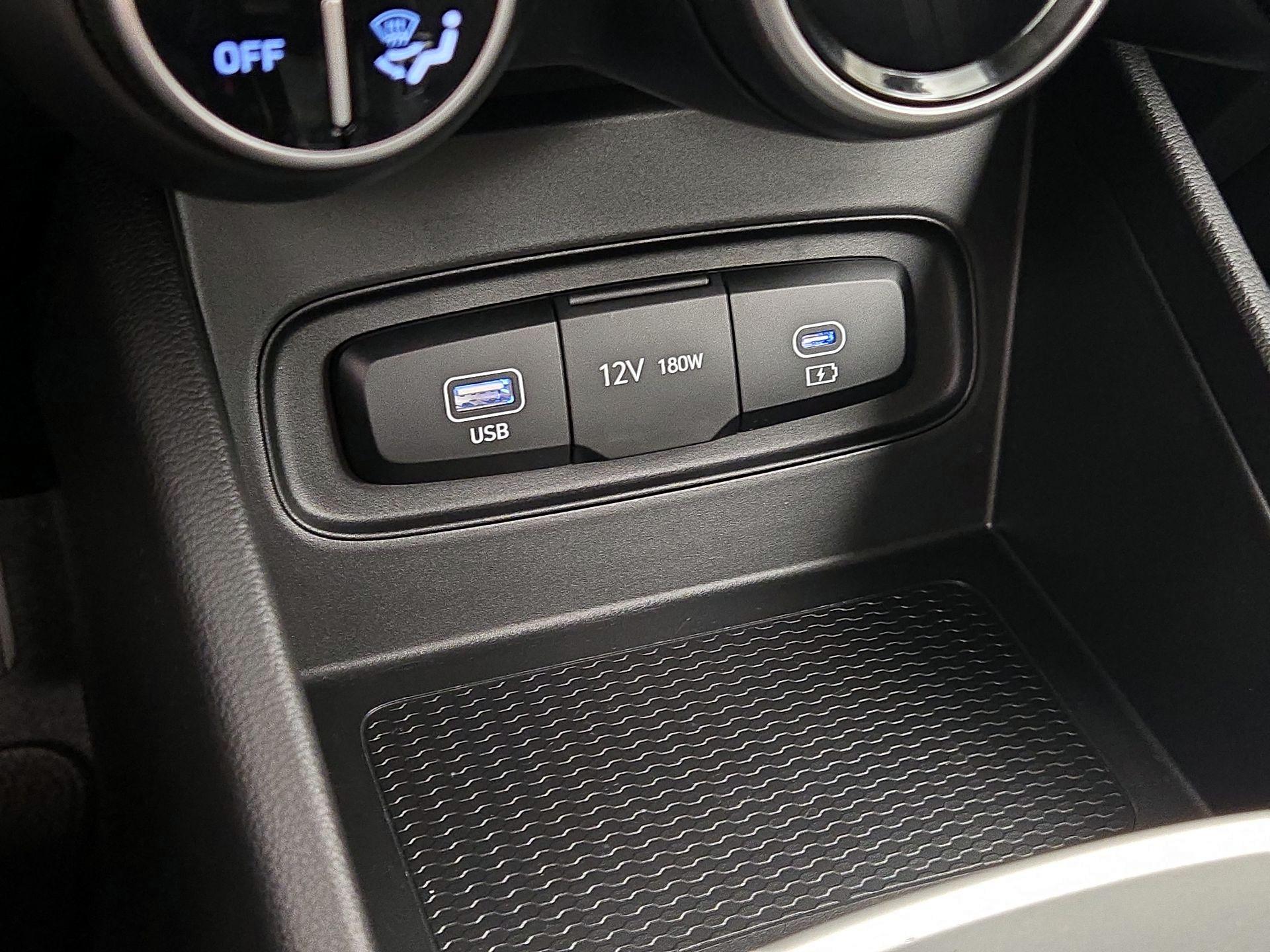 Thumbnail: 2025 Hyundai Venue - 18