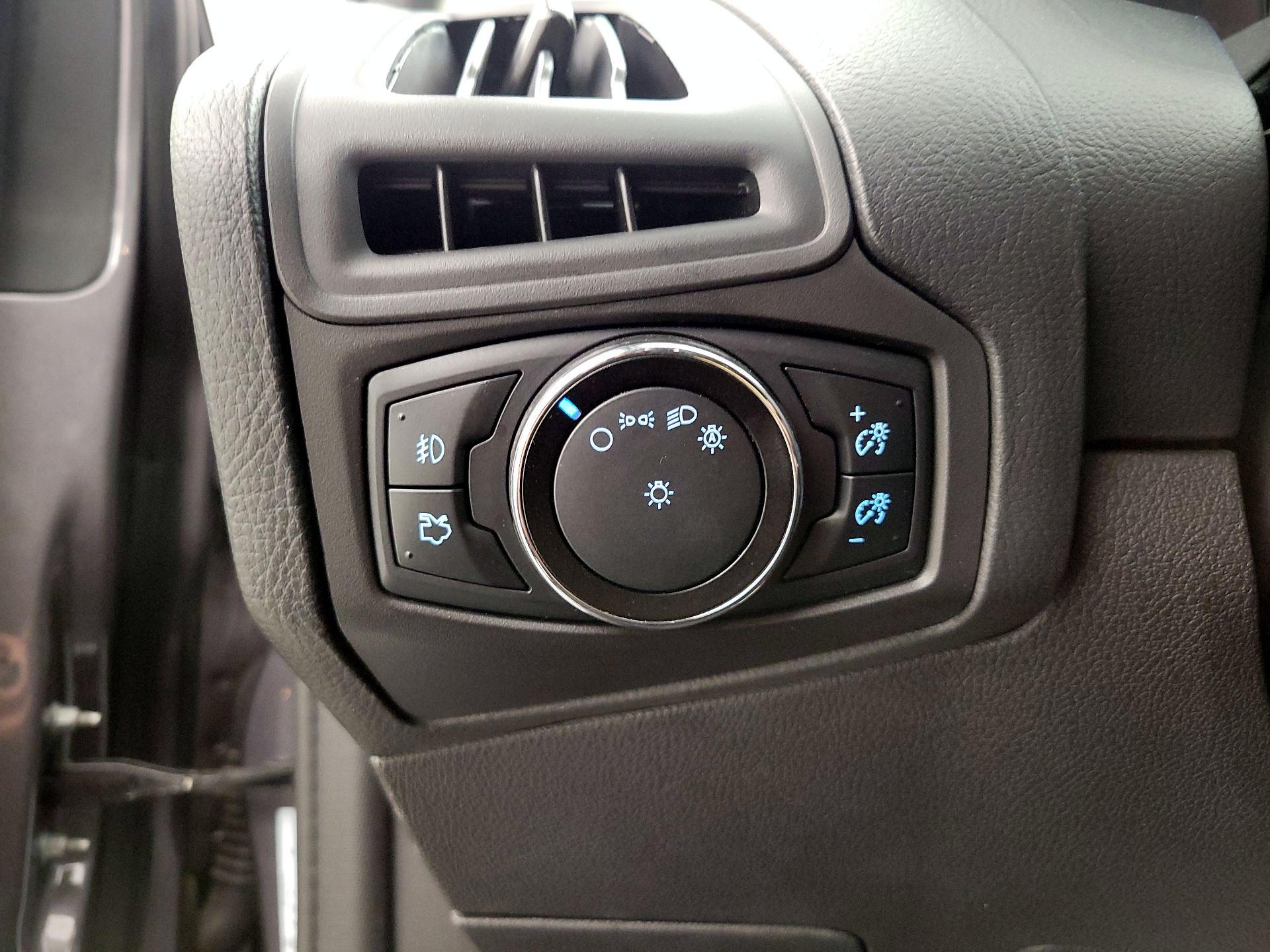 Thumbnail: 2014 Ford Focus - 13