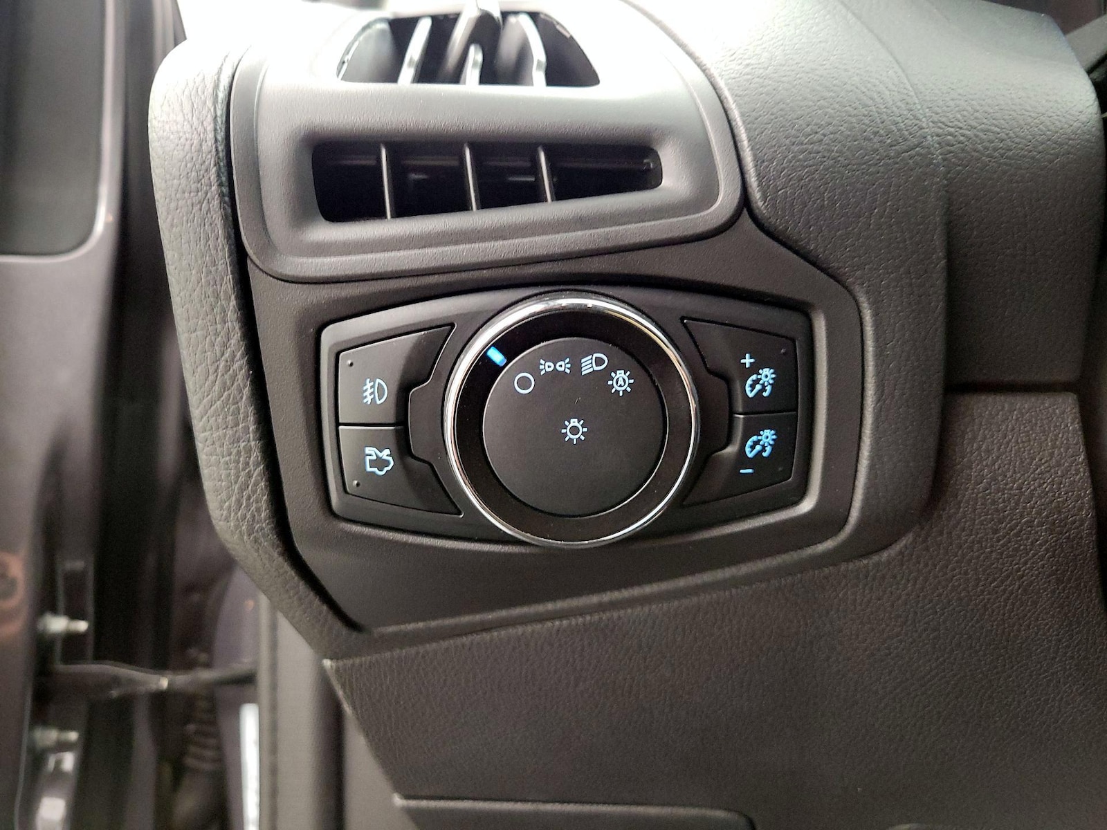 2014 Ford Focus SE - Photo 14