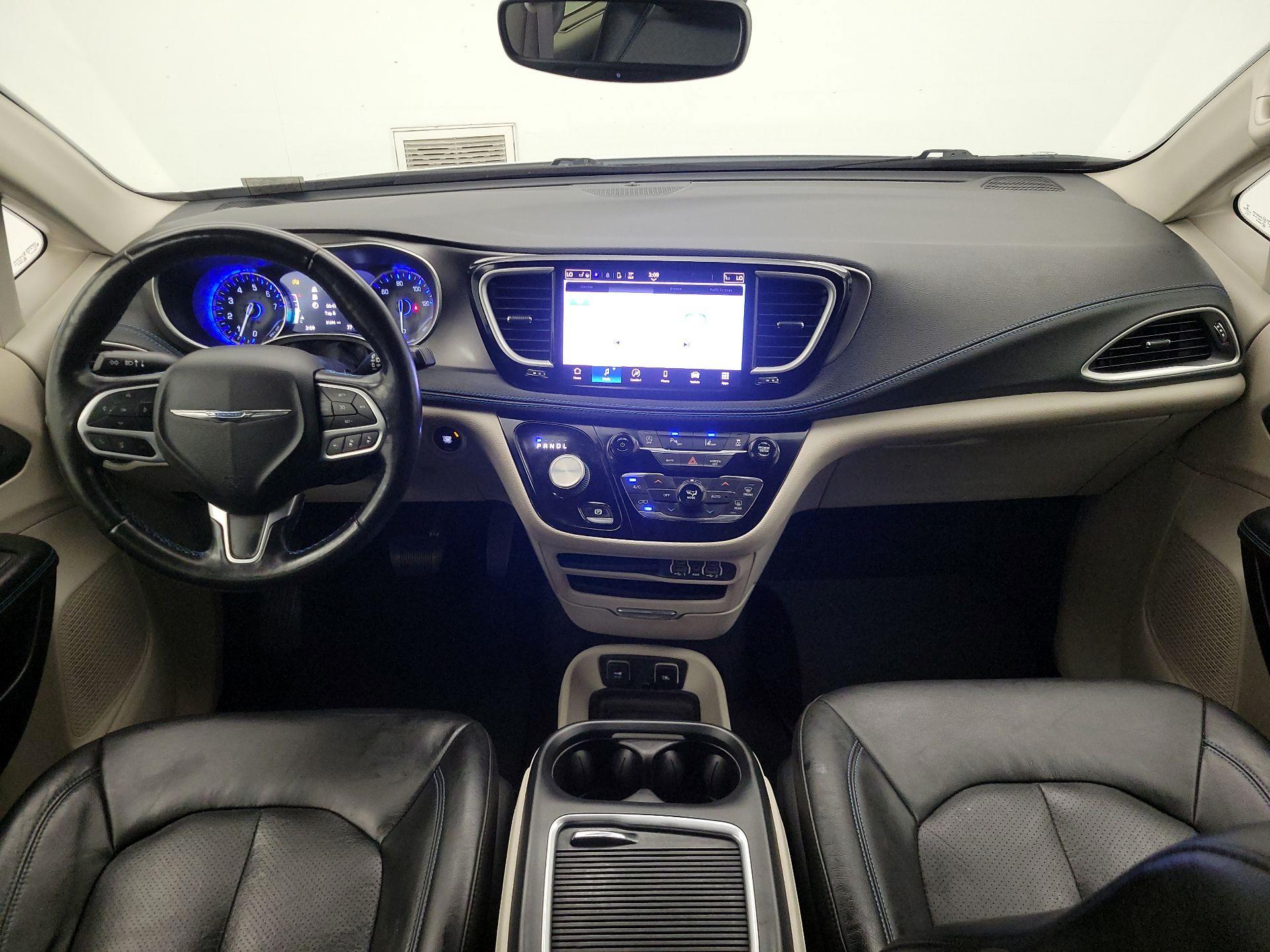 Thumbnail: 2021 Chrysler Pacifica - 9