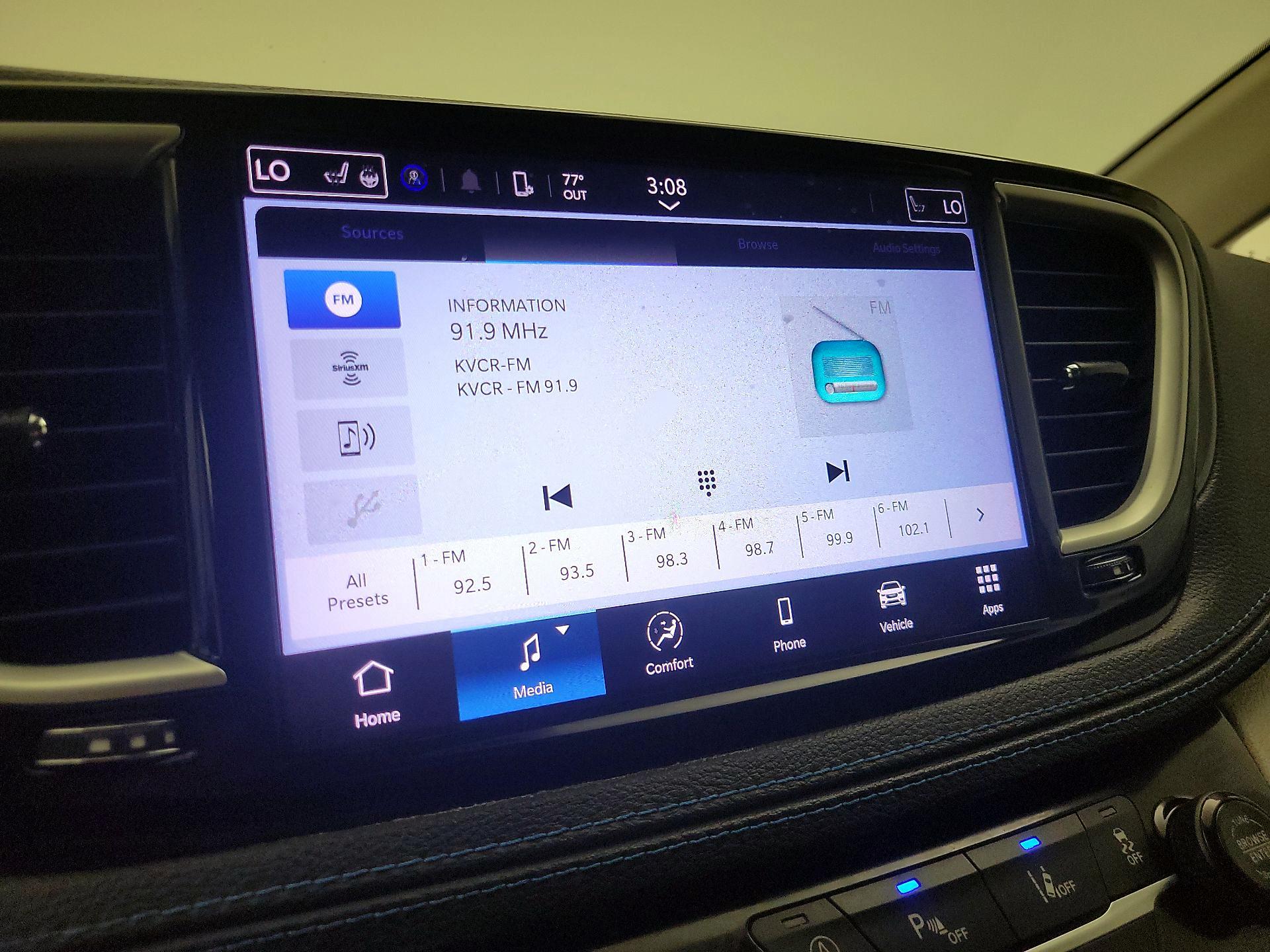 Thumbnail: 2021 Chrysler Pacifica - 15