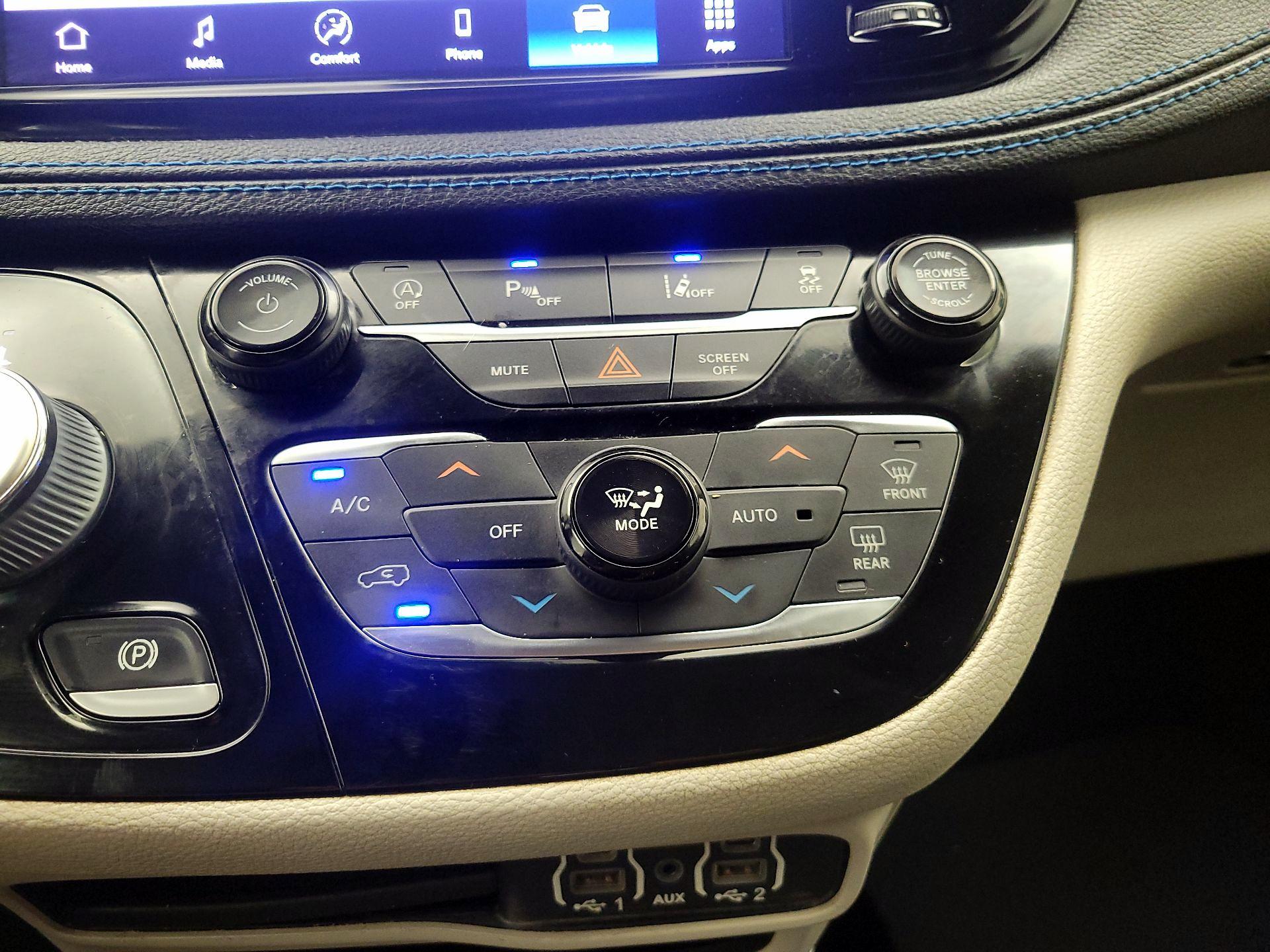 Thumbnail: 2021 Chrysler Pacifica - 16