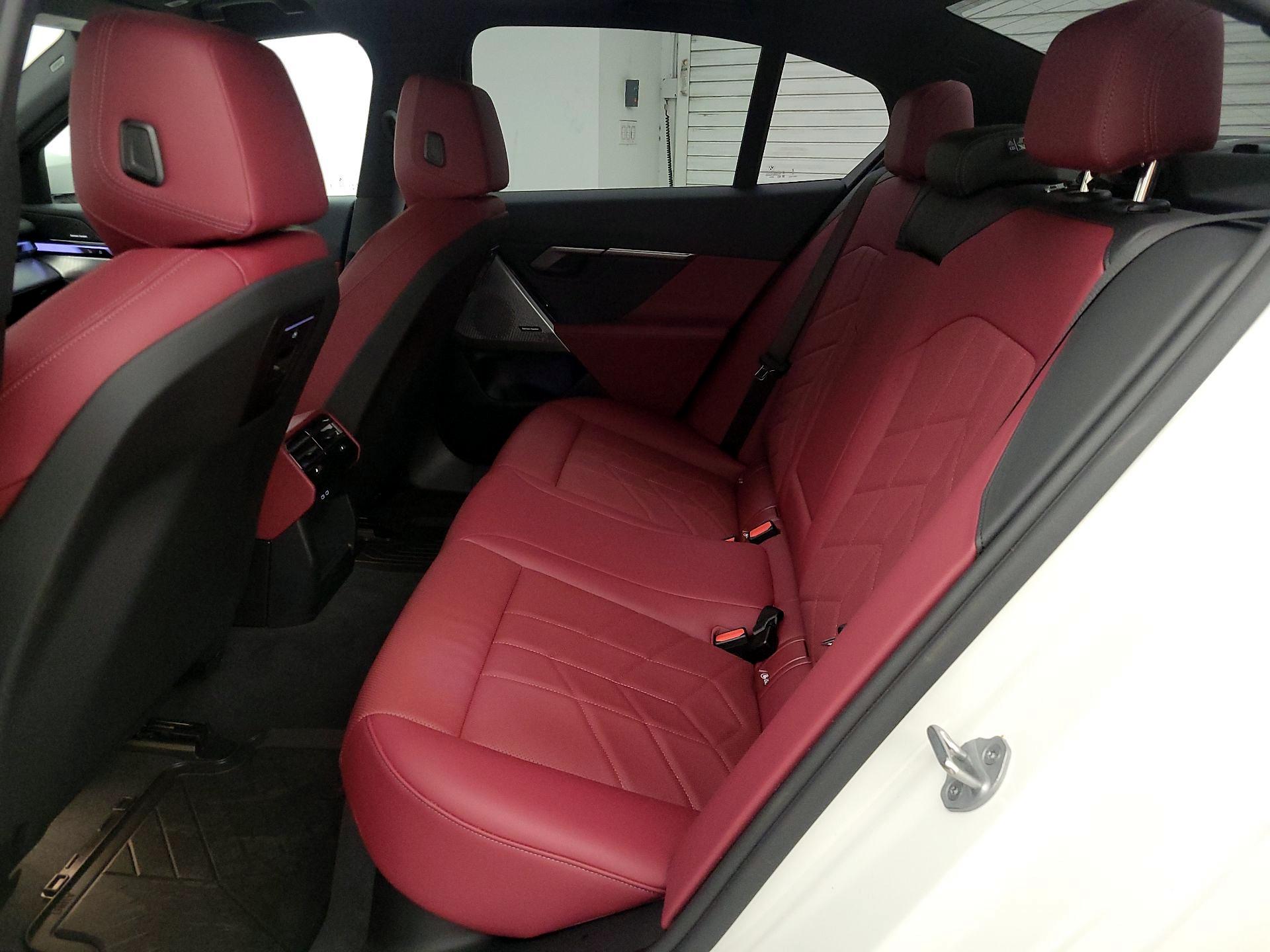 Thumbnail: 2026 BMW i5 - 20