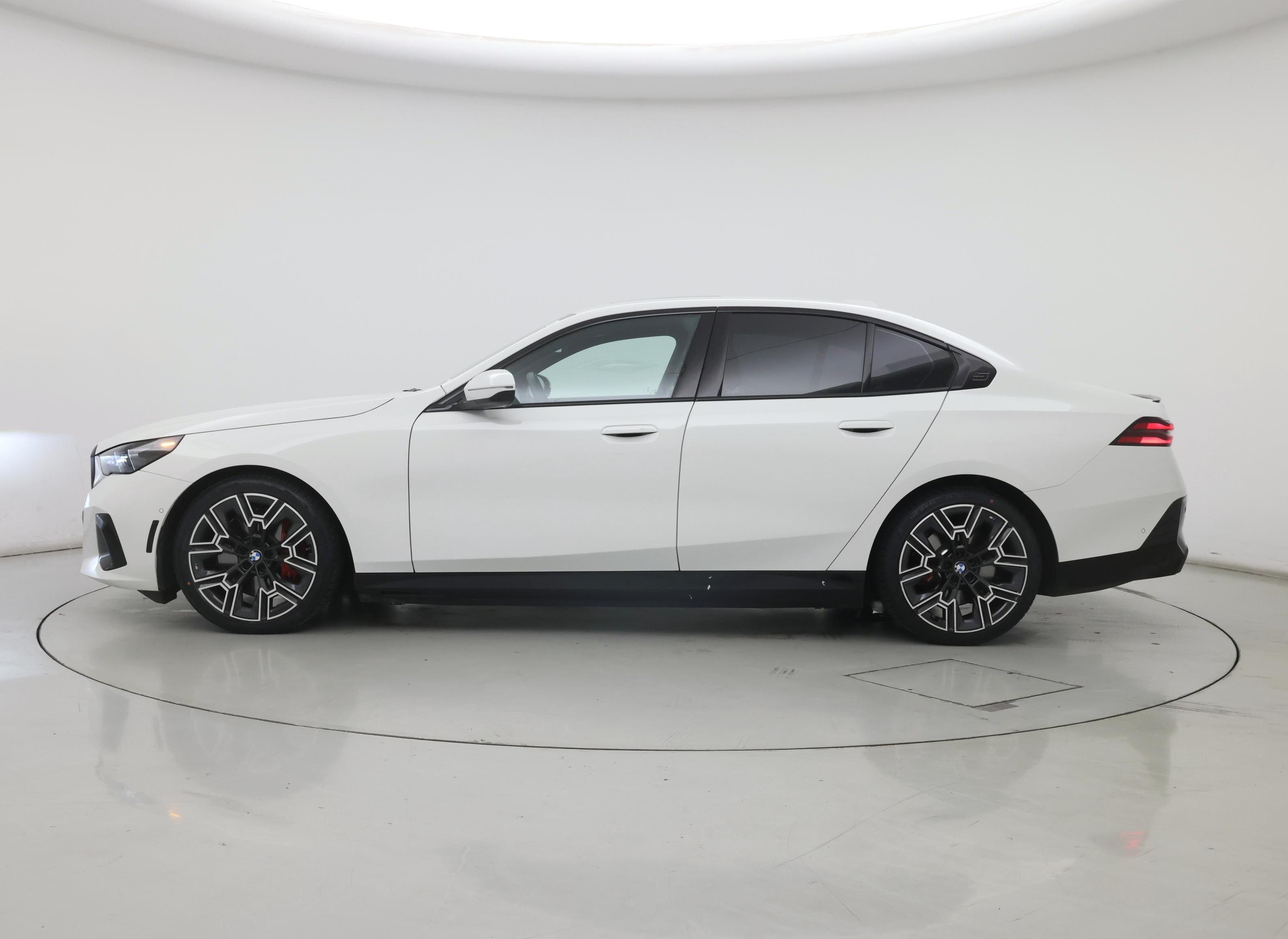 Thumbnail: 2026 BMW i5 - 3