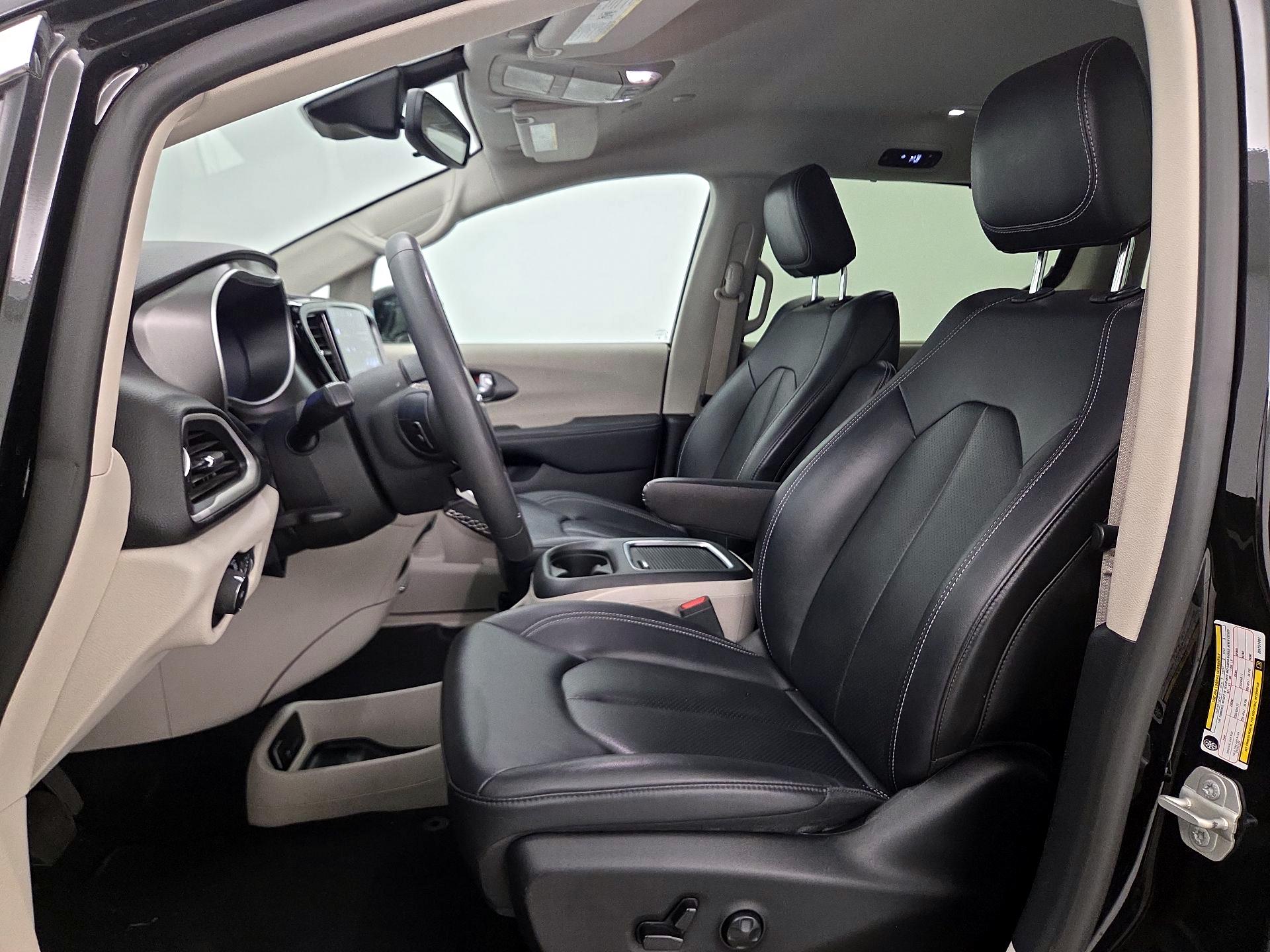 Thumbnail: 2024 Chrysler Pacifica - 11