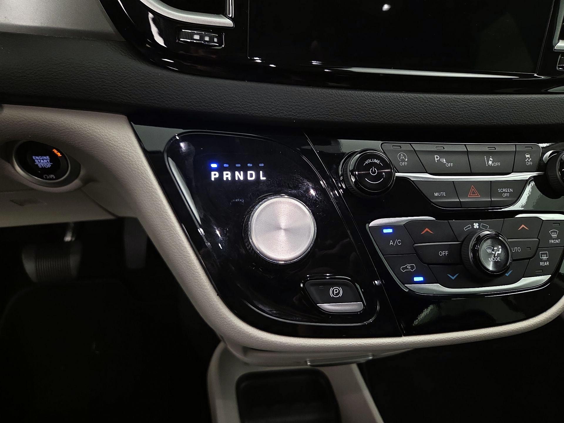 Thumbnail: 2024 Chrysler Pacifica - 17