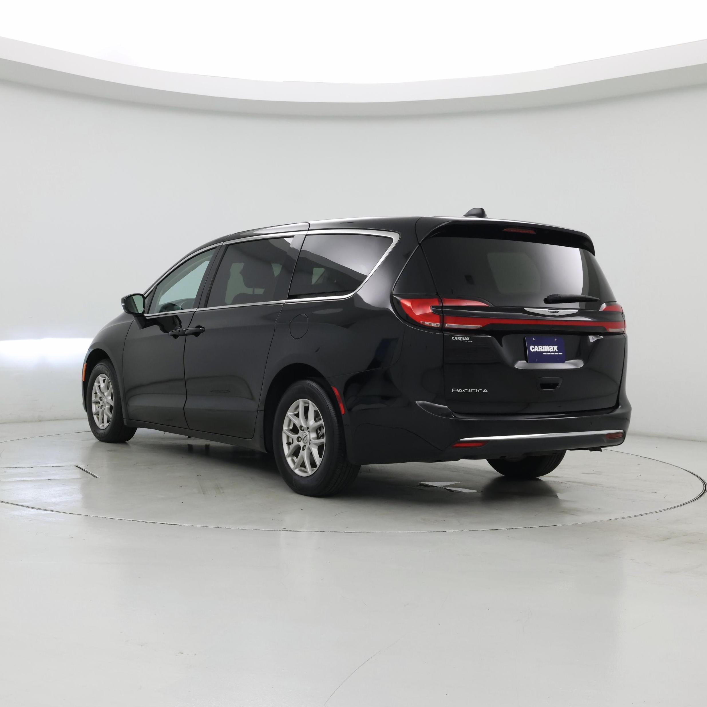 Thumbnail: 2024 Chrysler Pacifica - 2
