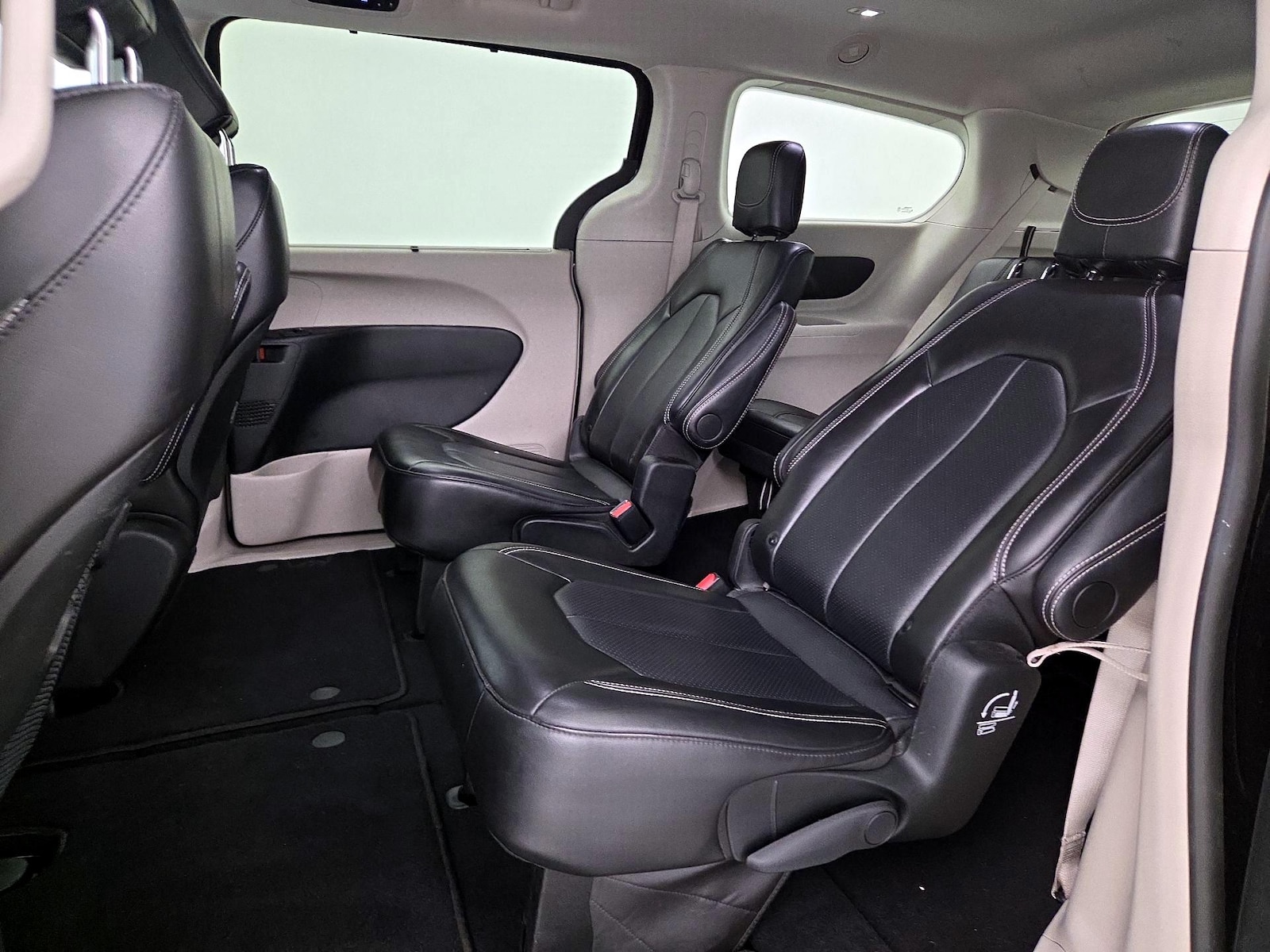 2024 Chrysler Pacifica Touring L - Photo 20