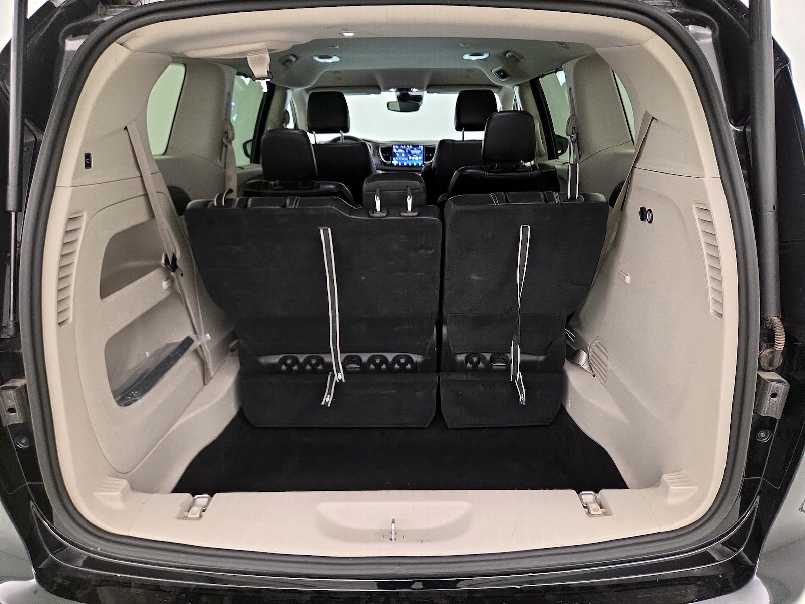 2024 Chrysler Pacifica Touring L - Photo 22
