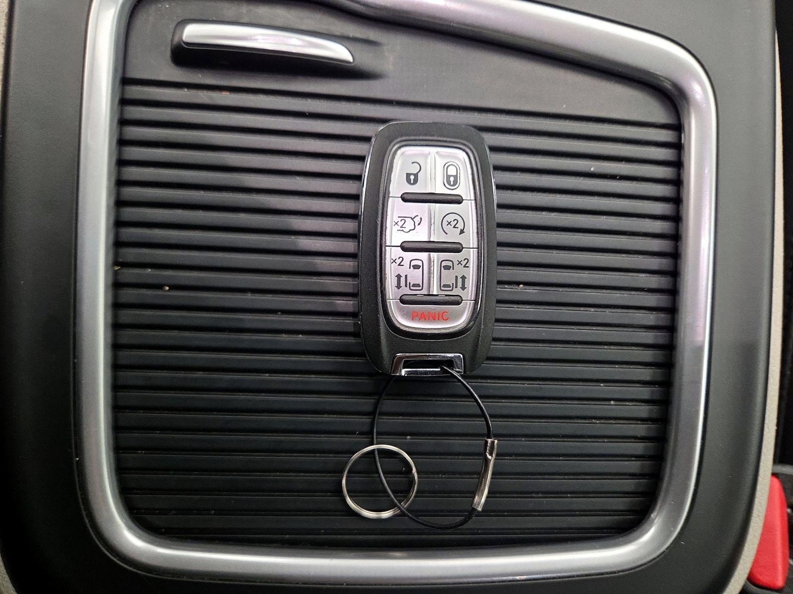 2024 Chrysler Pacifica Touring L - Photo 25