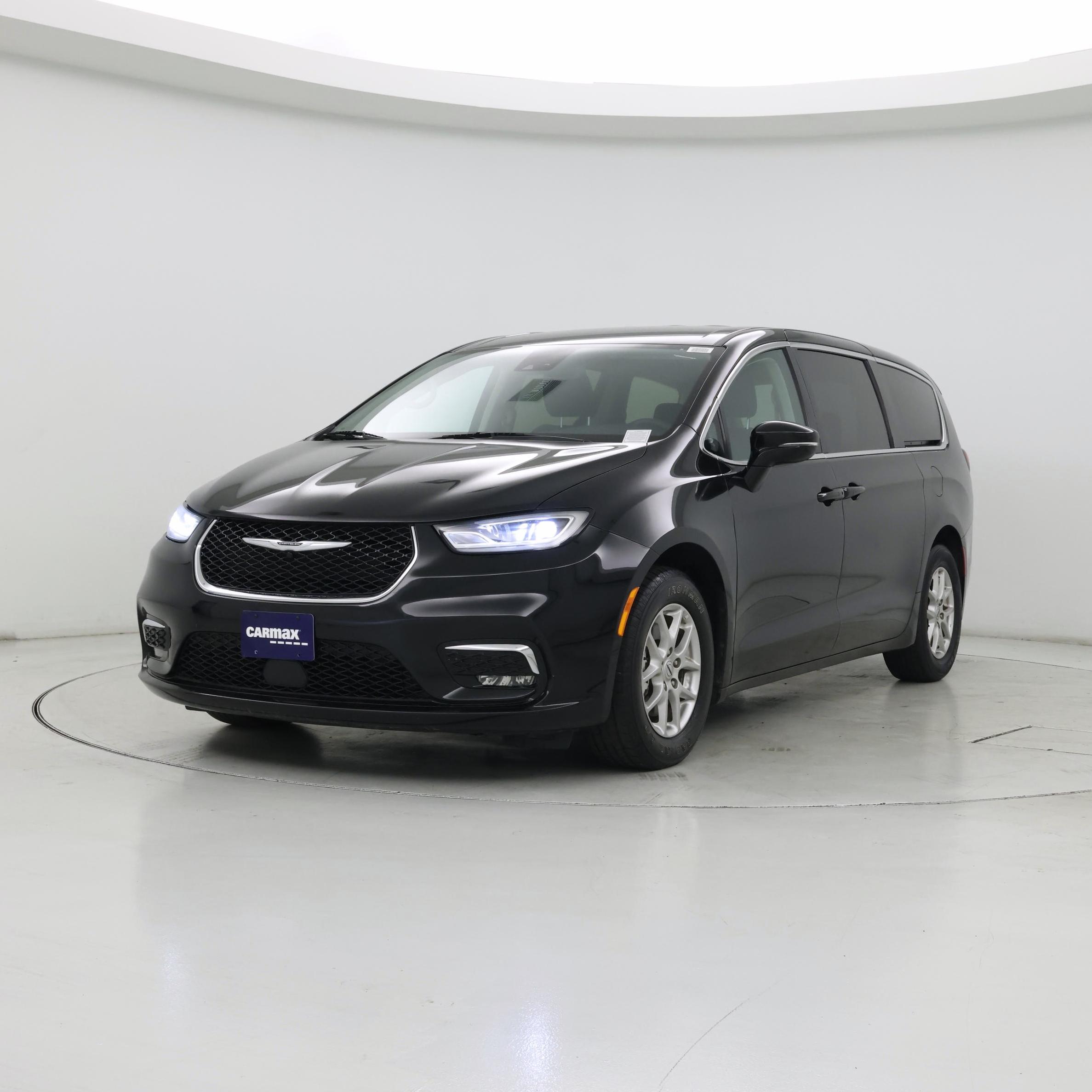 Thumbnail: 2024 Chrysler Pacifica - 4