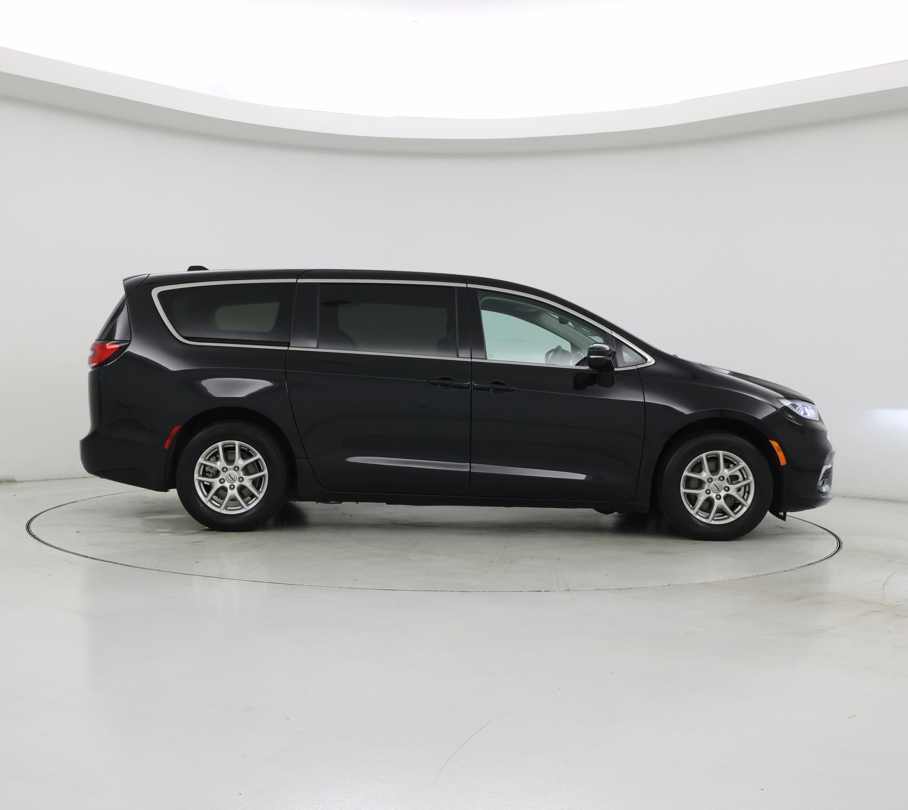 Thumbnail: 2024 Chrysler Pacifica - 7